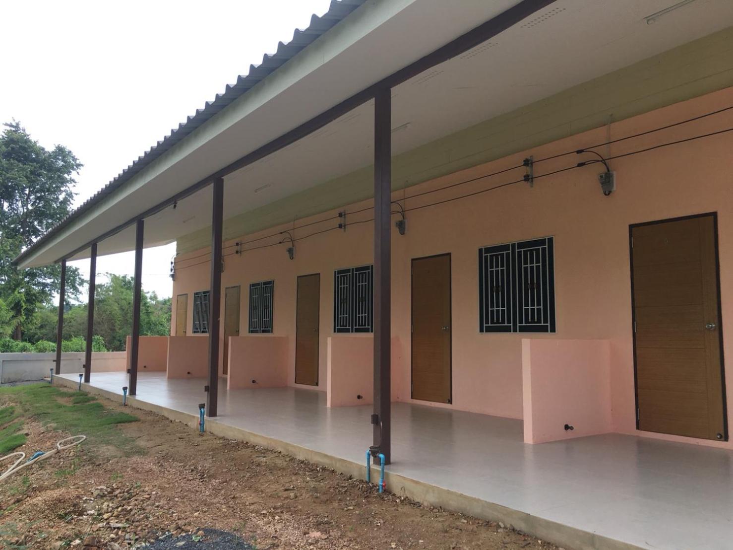 Hotel Pornsomkit room - Image 1