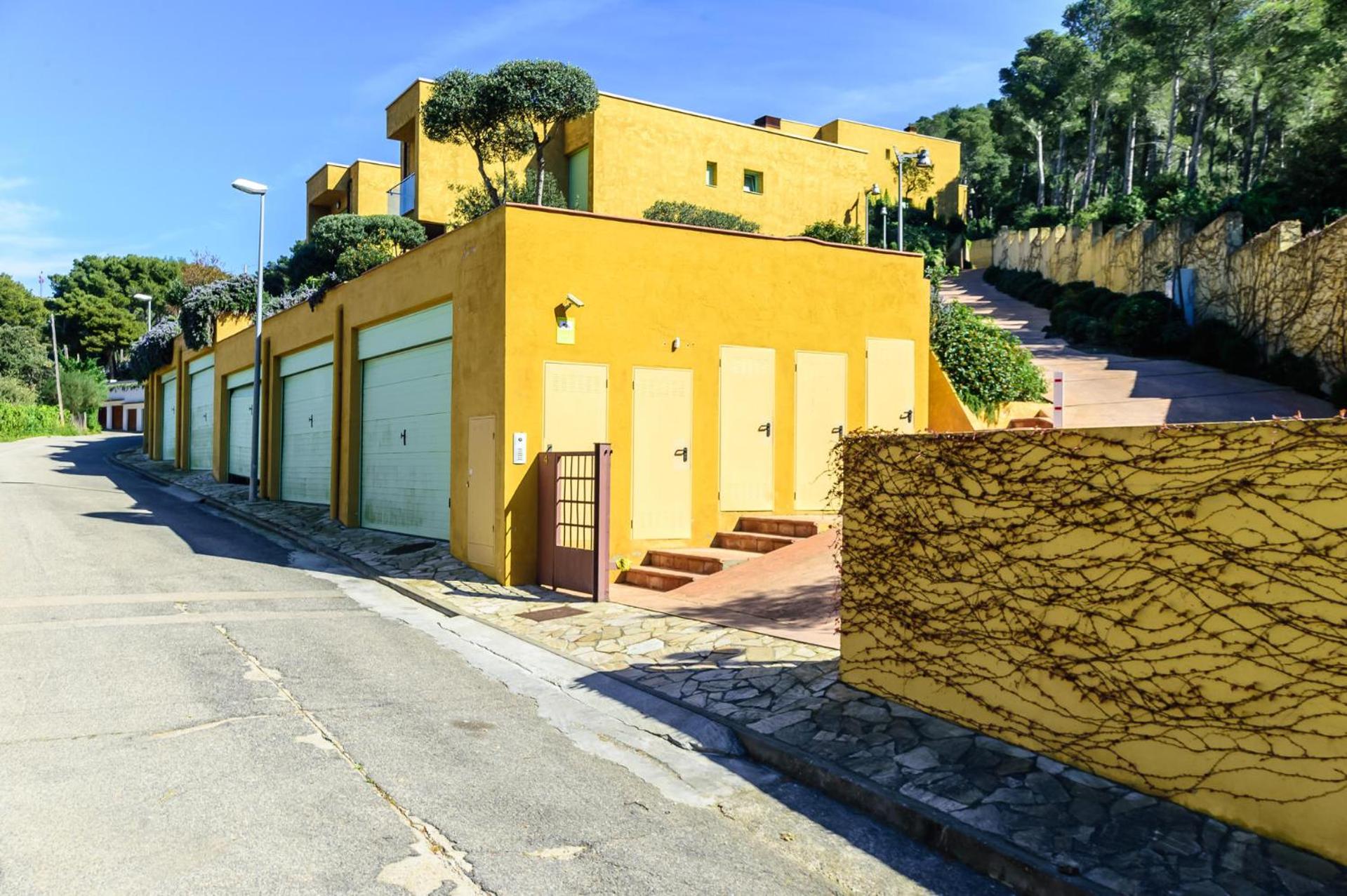 ST-19 BEGUR SA TUNA 6 PAX view 2