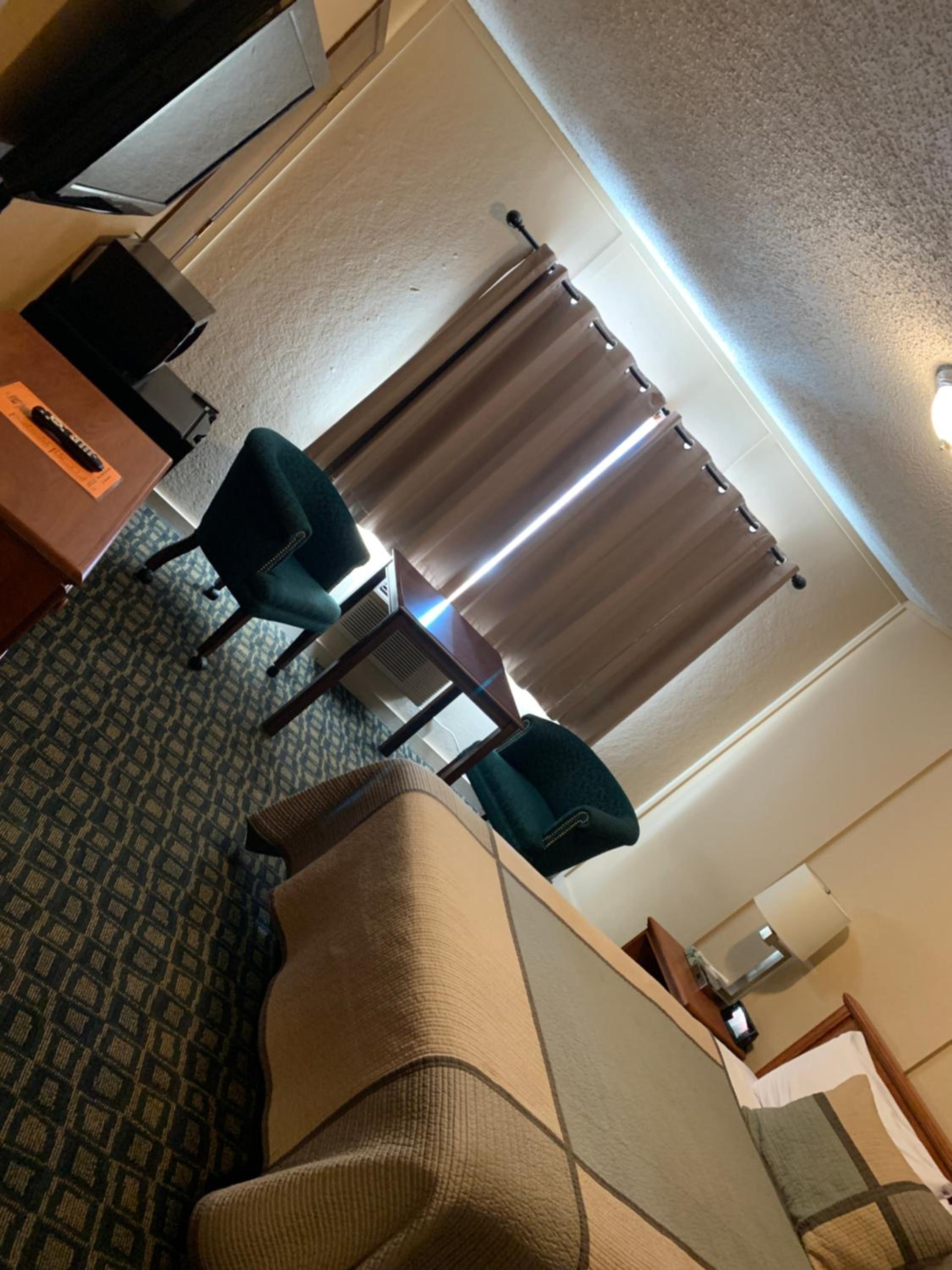 Klamath Falls Vacations - Townhouse Inn  Suites - Property Image 5