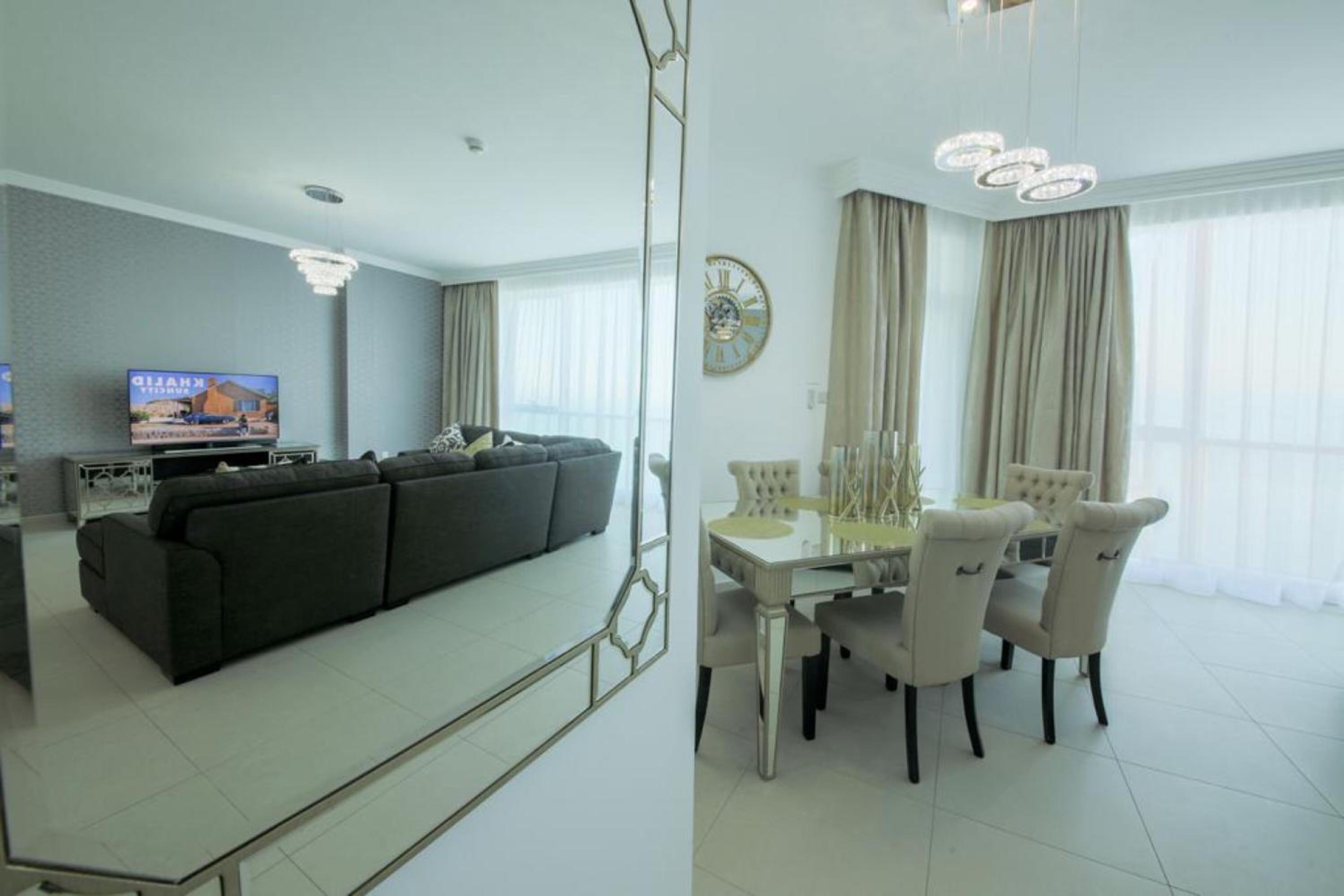 Stunning 5* 4BR-Oceanfront-Apartment