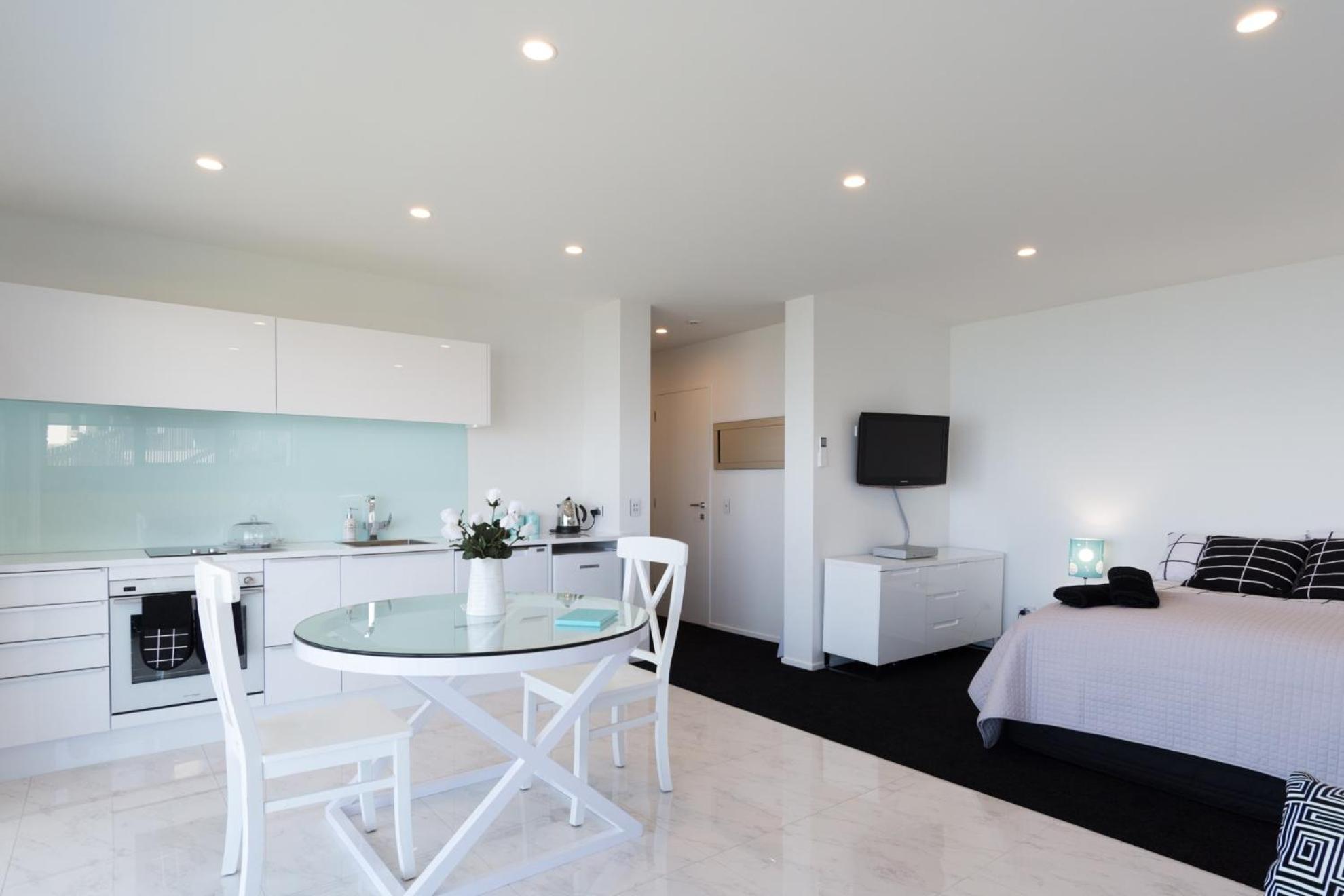 Aqua-Heights Apartment view 5