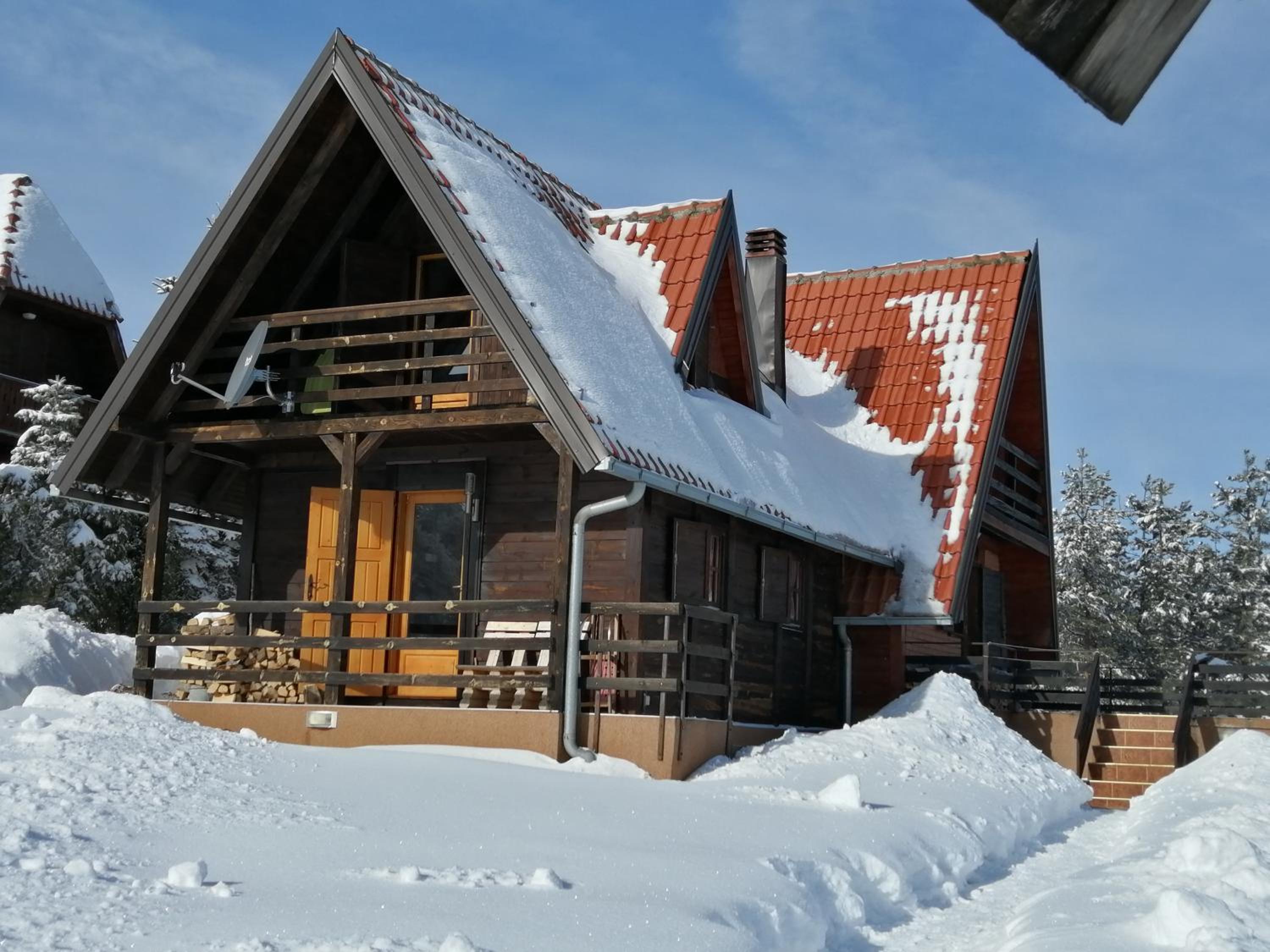 Chalet Four Seasons view 3