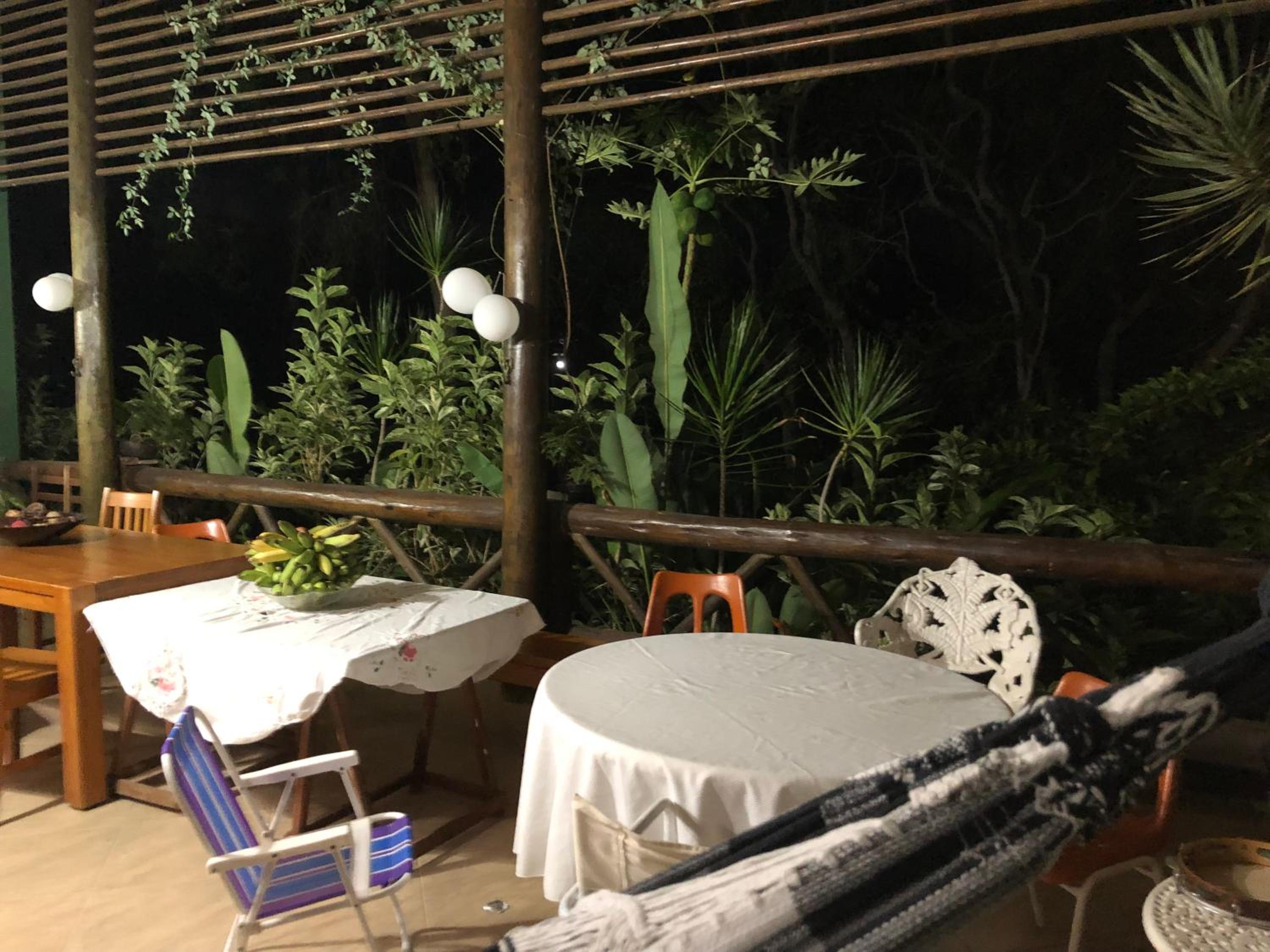 Quarto para 2, perto da praia Guarajuba, 9 ninutos