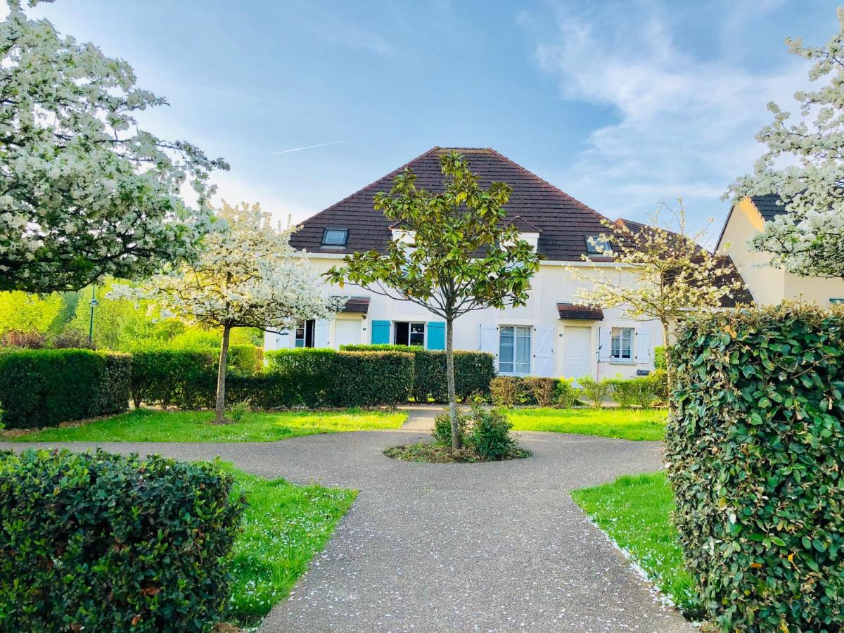 Magny-le-Hongre Vacations - Chambres d'hotes a themes a 2,4Km du parc - Property Image 1