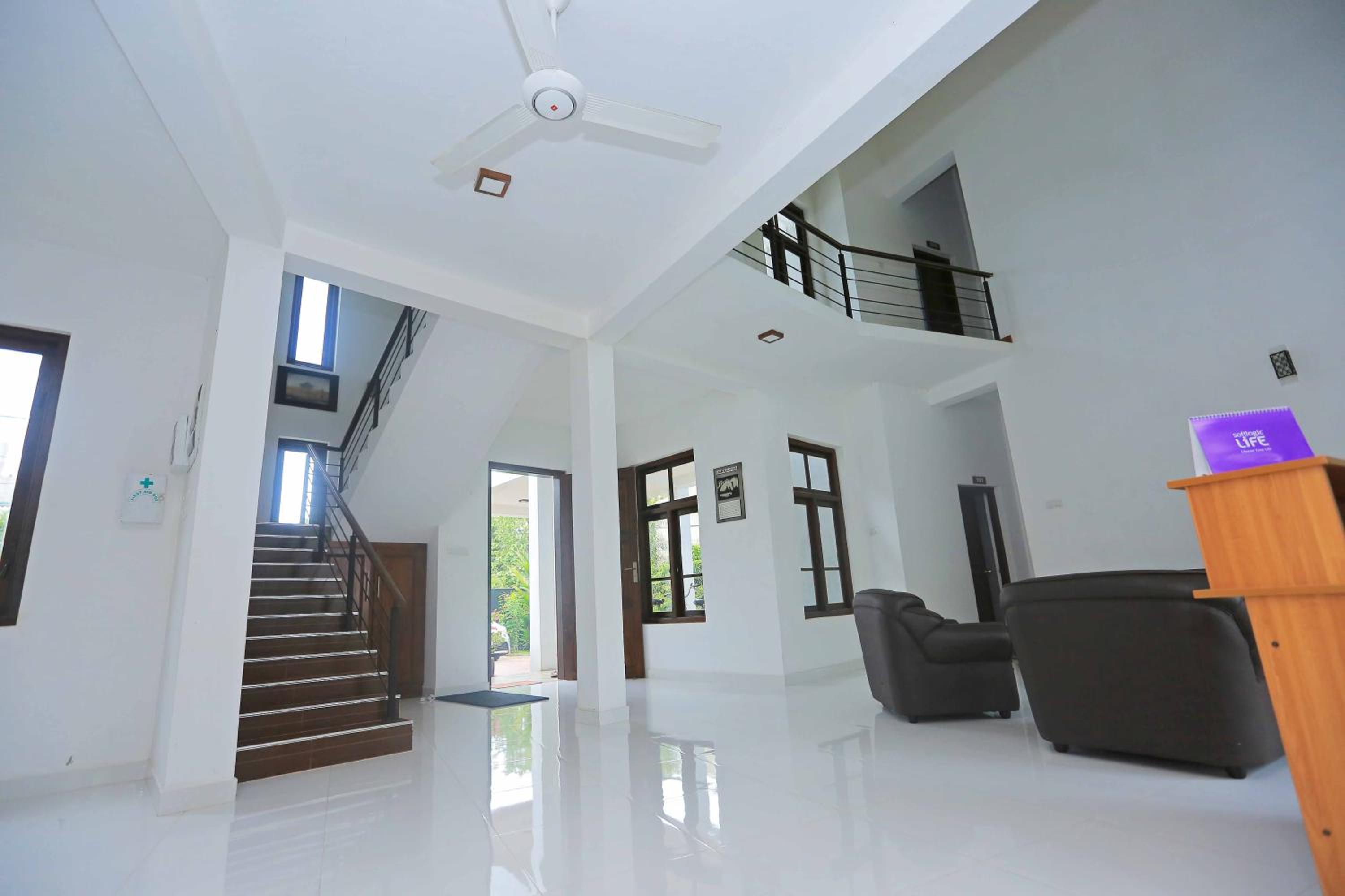 Photo 8