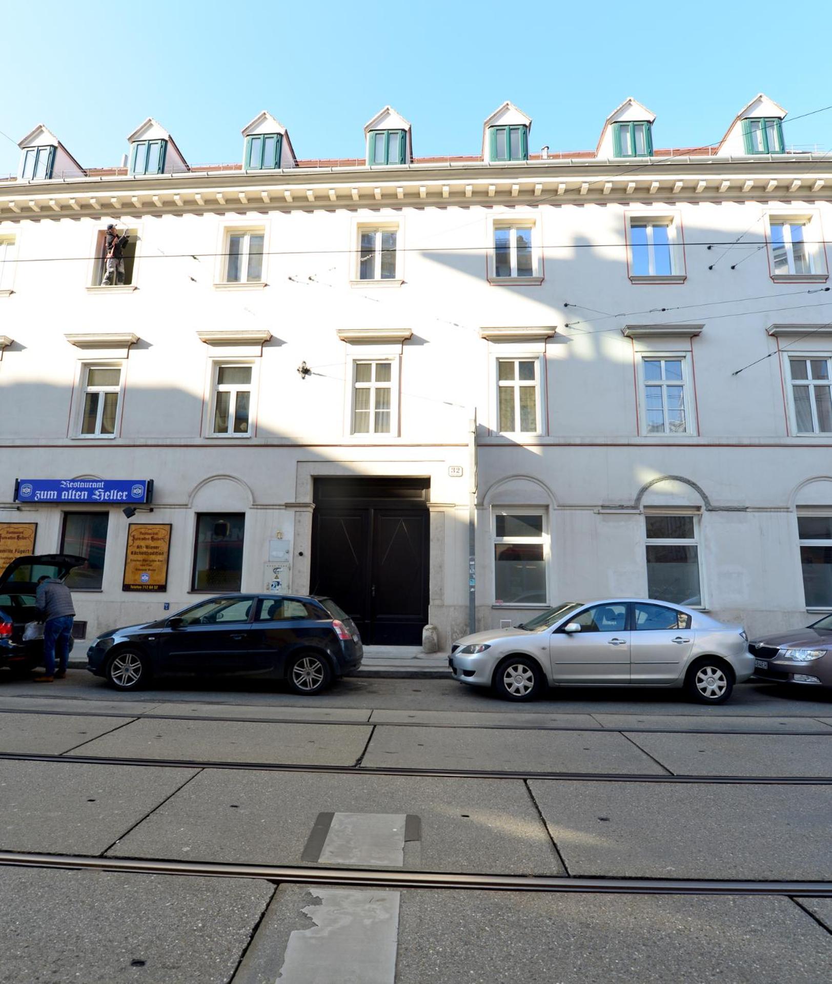 House With Courtyard & Parking Close To Stadtpark