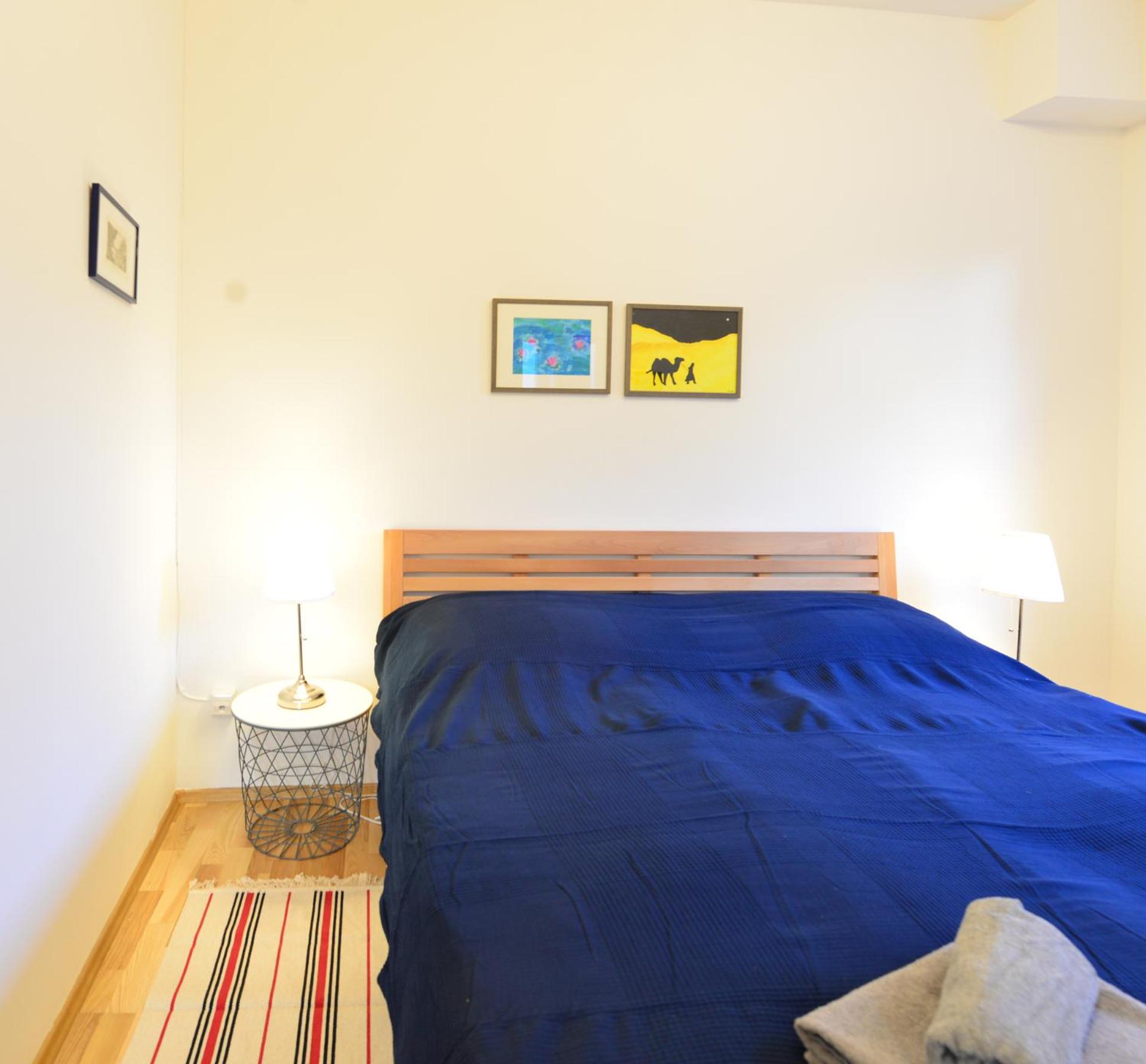 House With Courtyard & Parking Close To Stadtpark