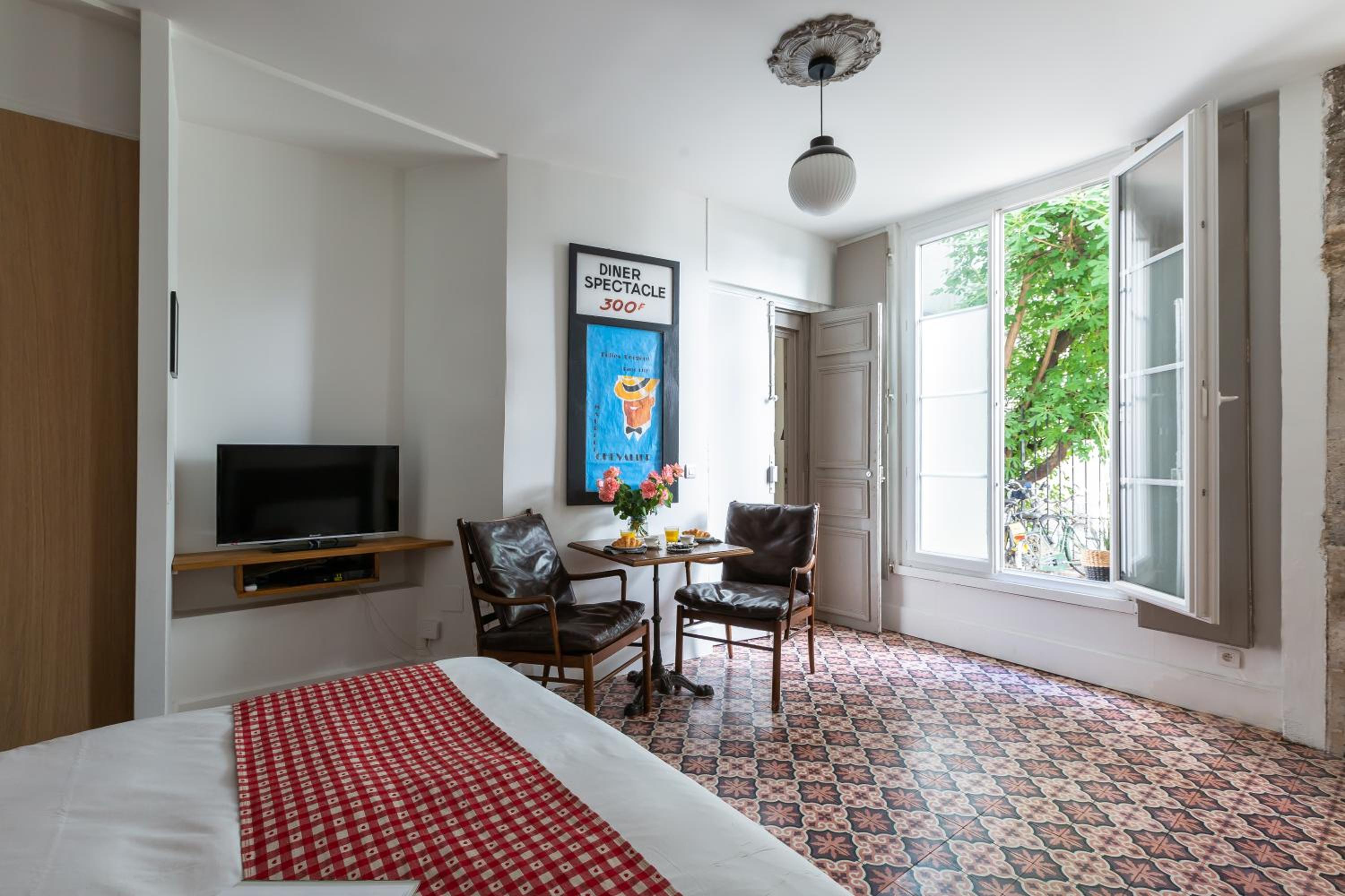 Artisan Lofts courtyard Opéra