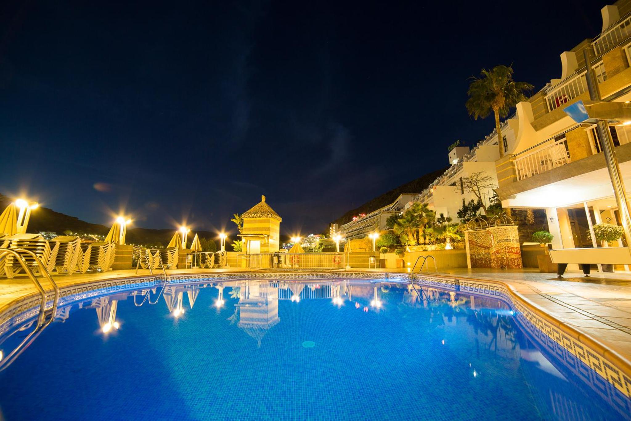 Apartamentos Cabau Cala Nova