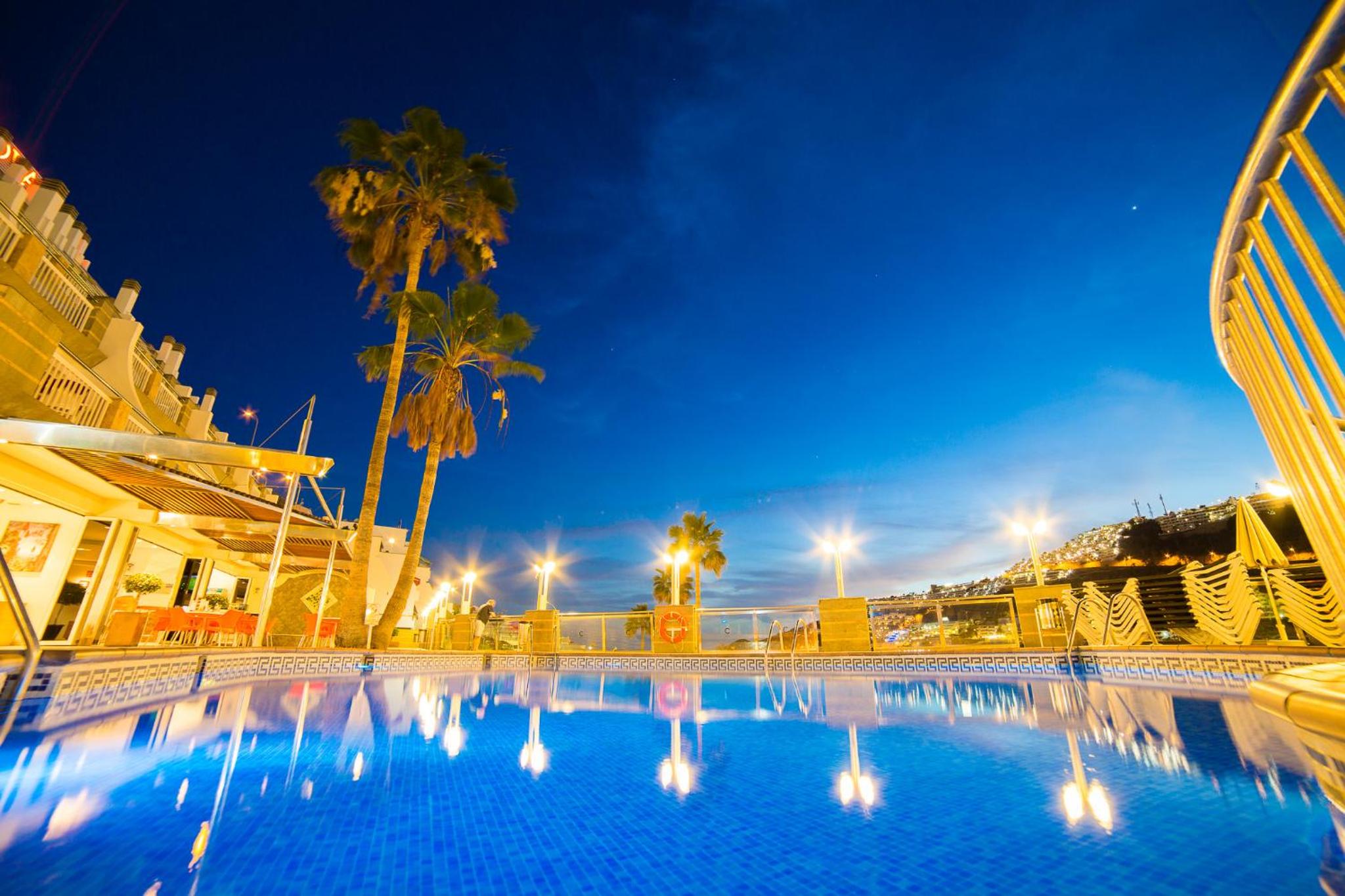Apartamentos Cabau Cala Nova