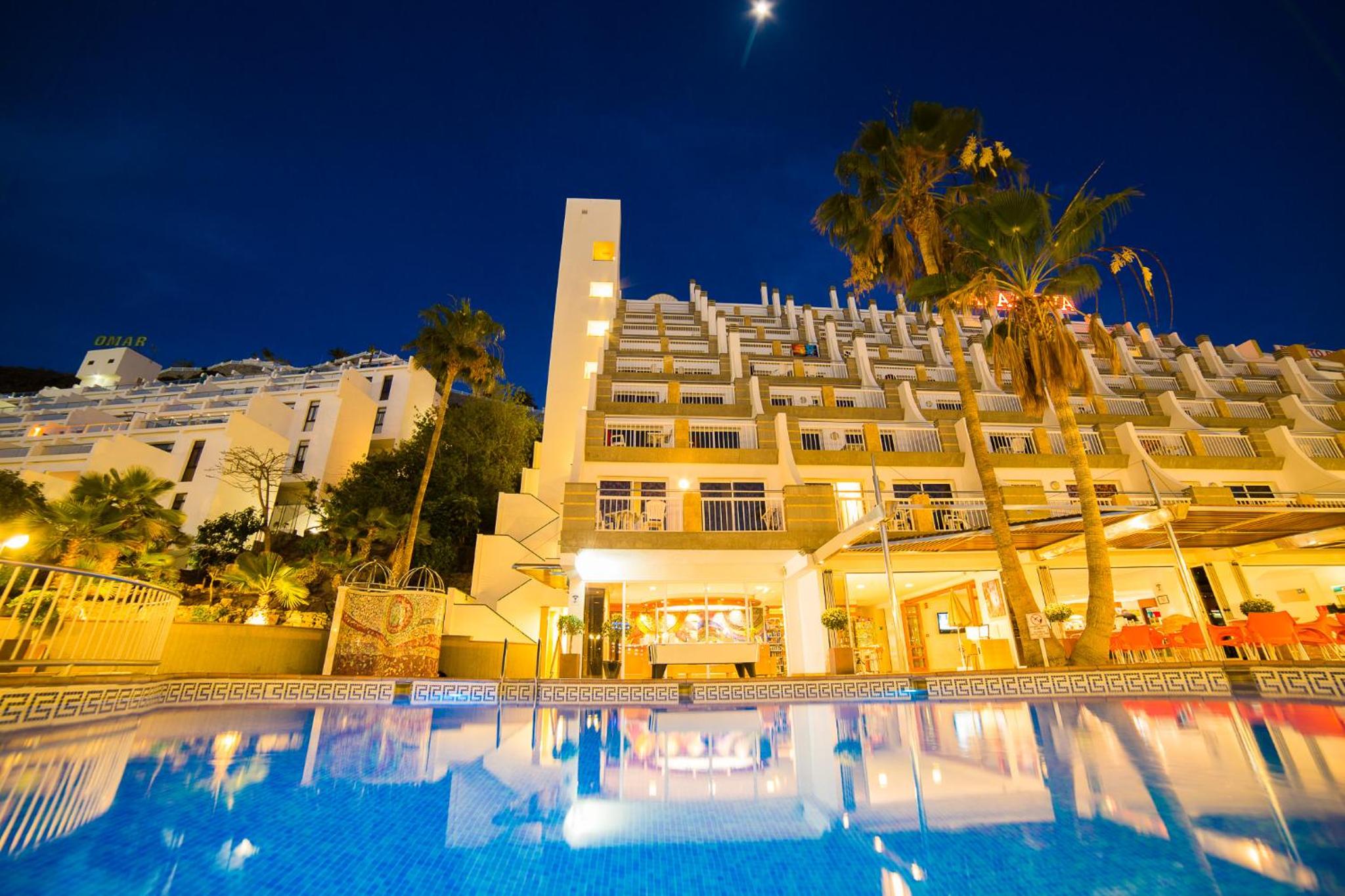 Apartamentos Cabau Cala Nova