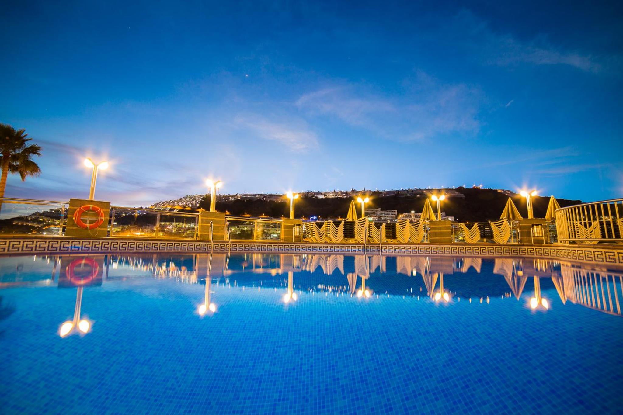 Apartamentos Cabau Cala Nova