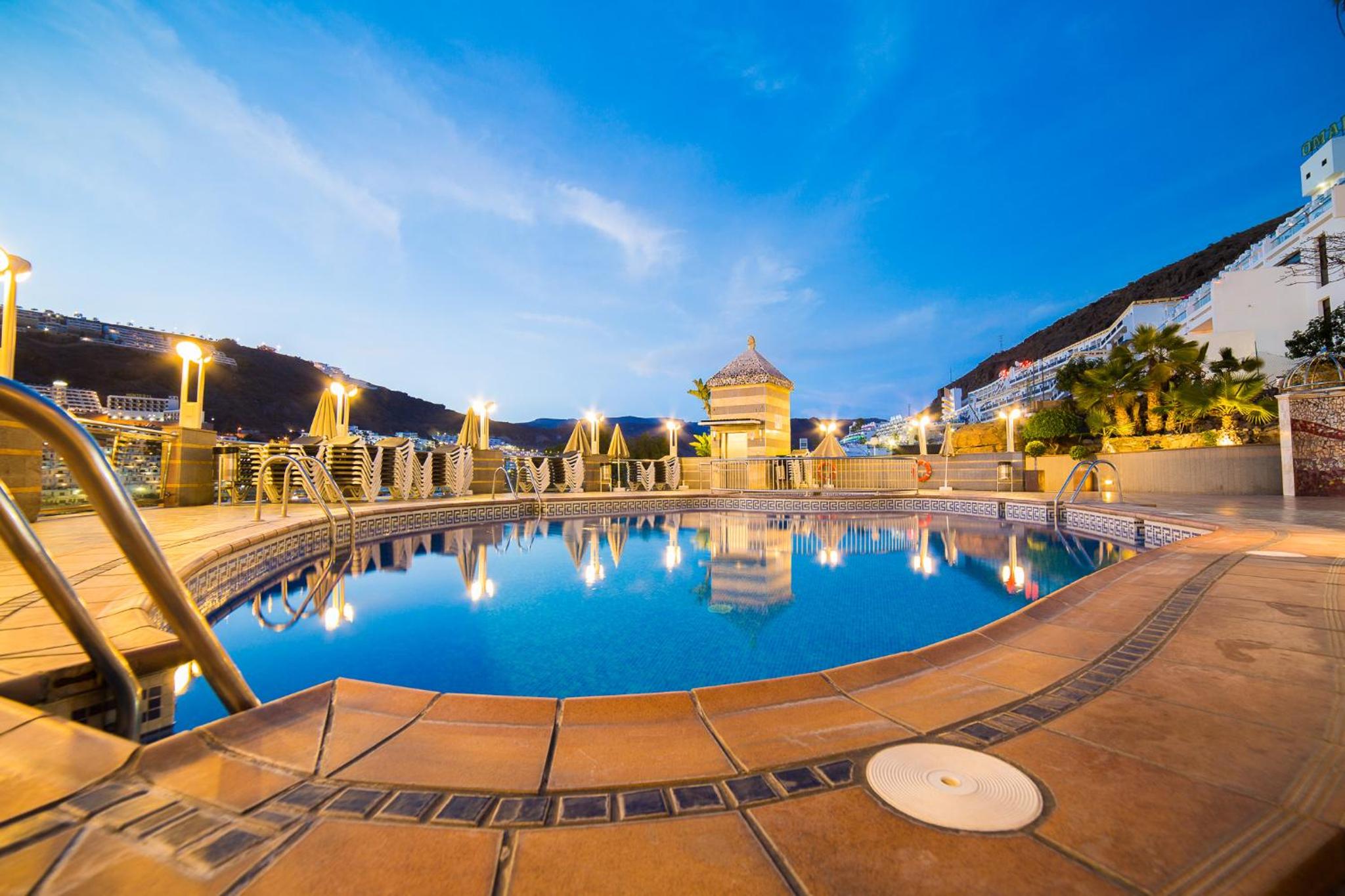 Apartamentos Cabau Cala Nova