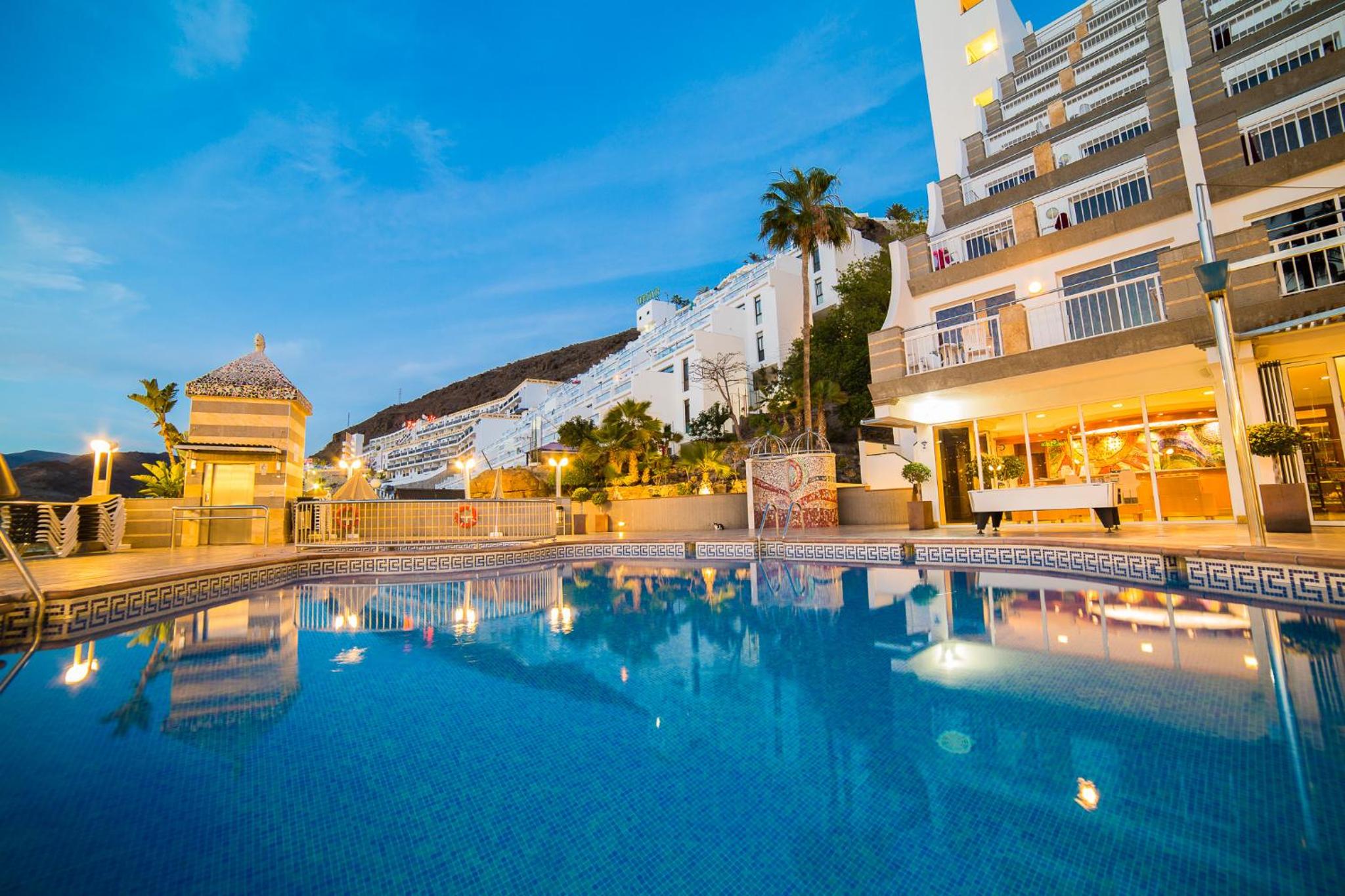 Apartamentos Cabau Cala Nova