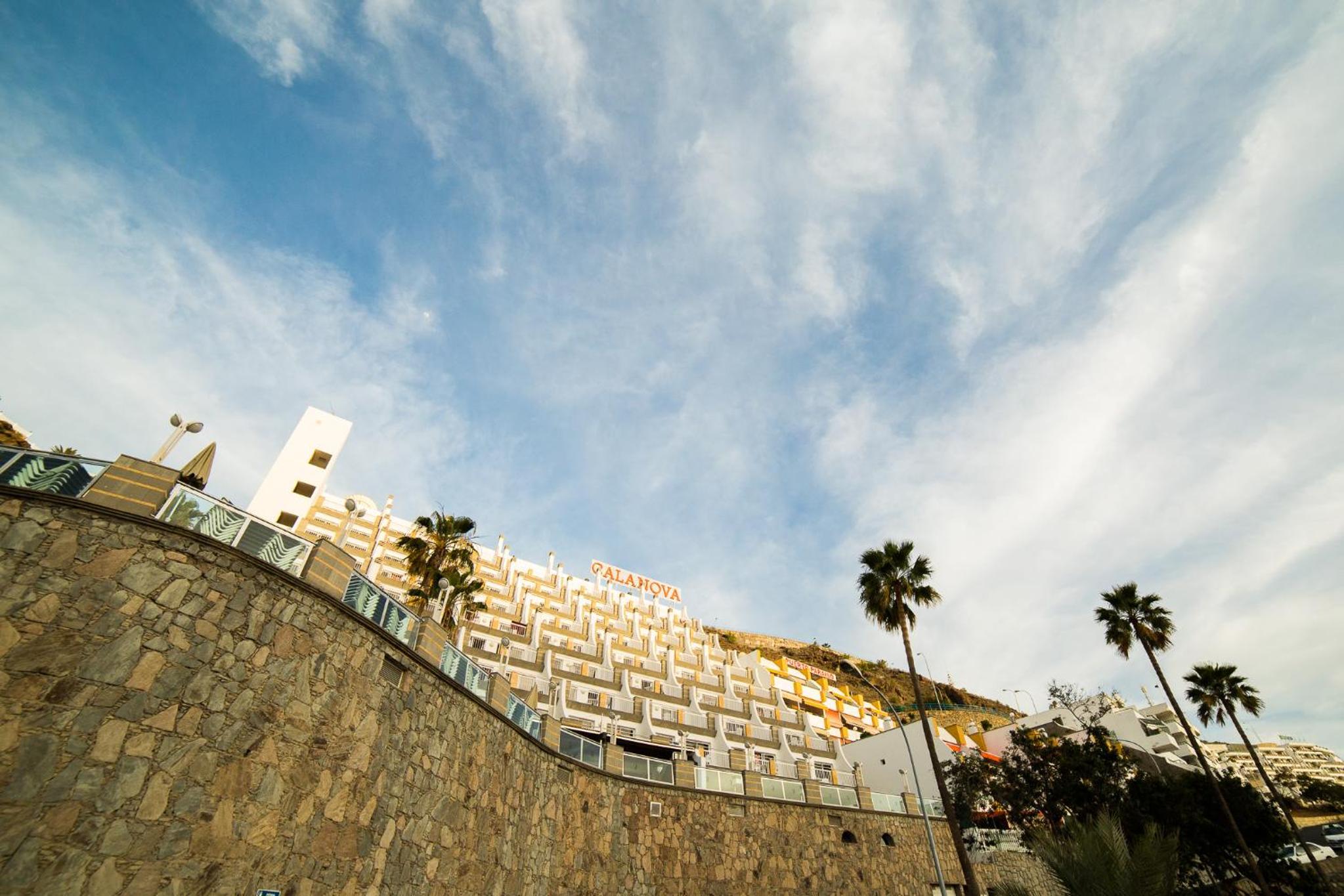 Apartamentos Cabau Cala Nova