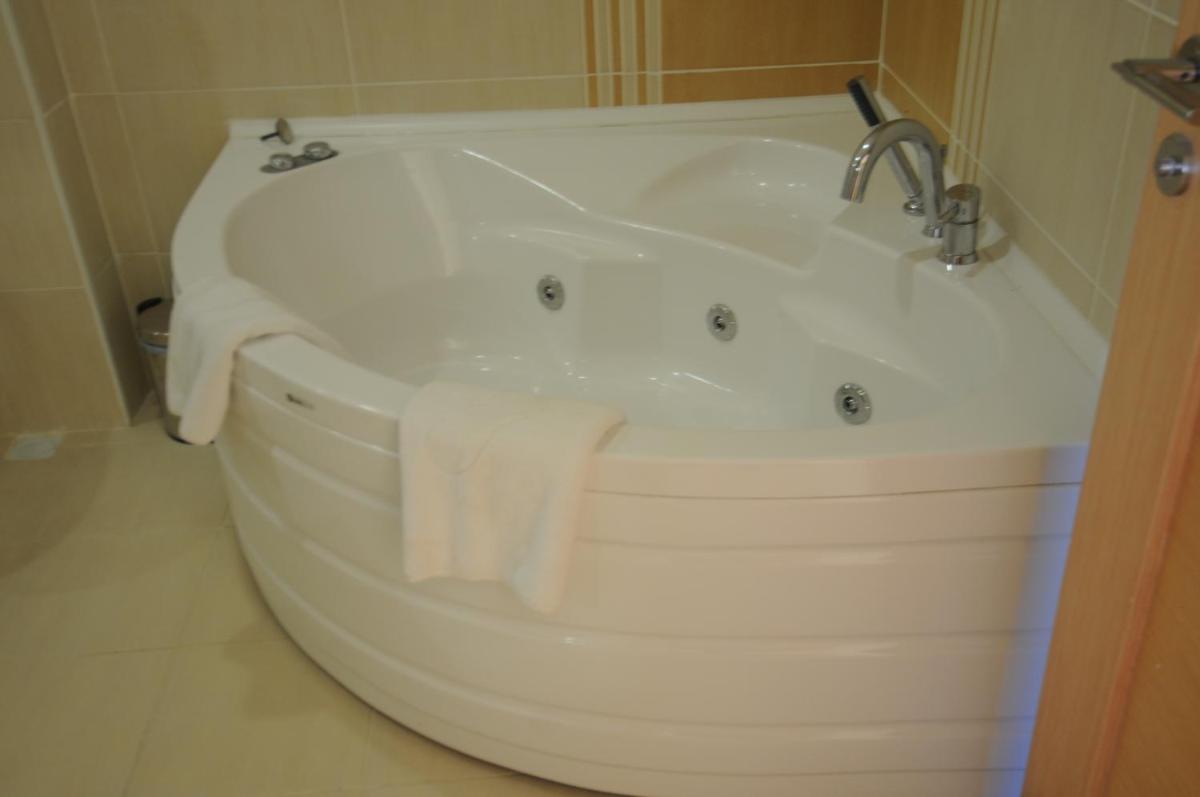 Jacuzzi