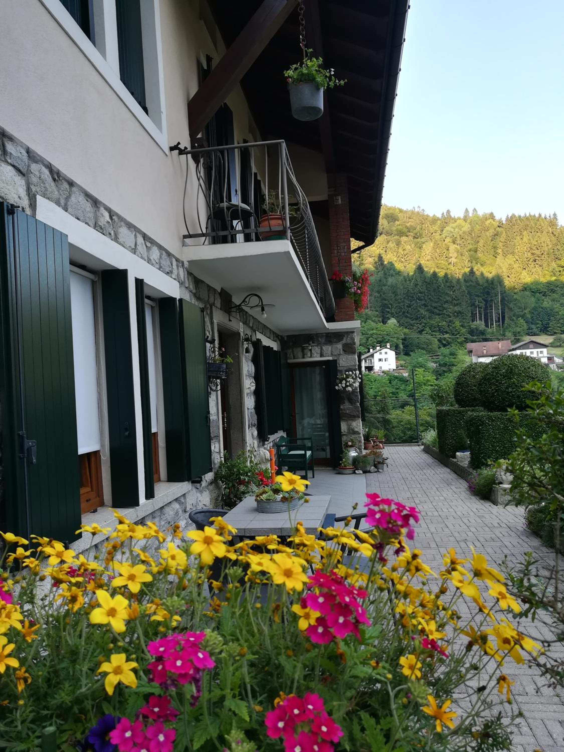 B&B OLTRA view 5