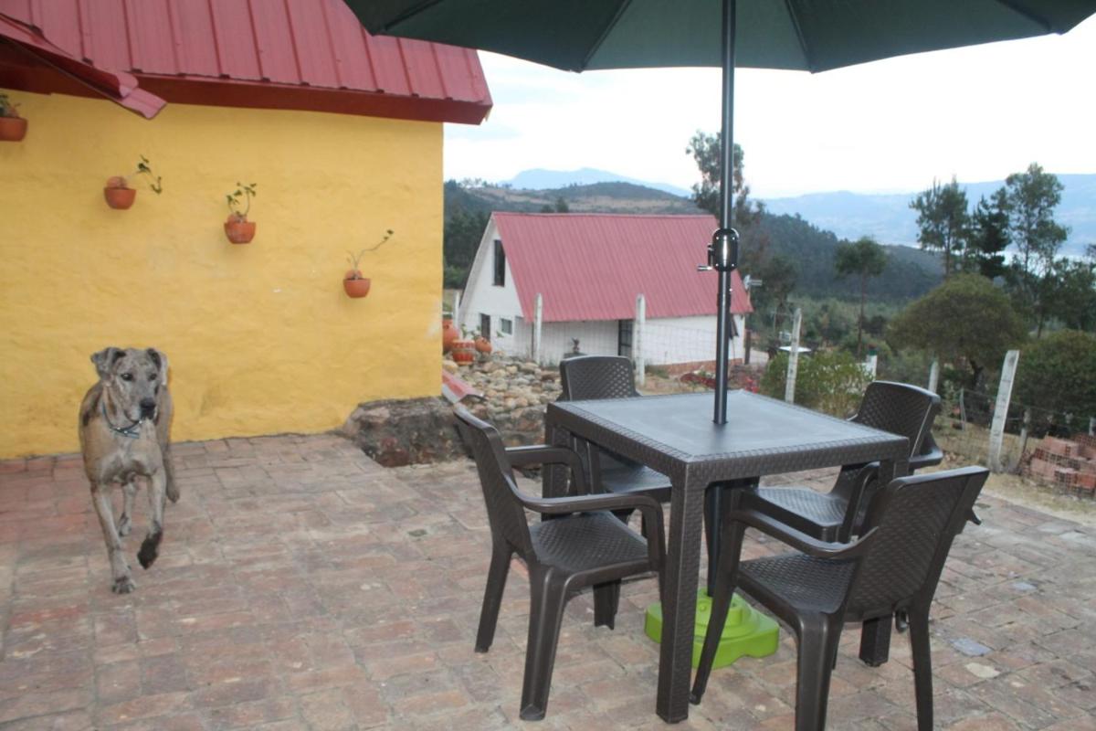 Chalet Guatavita - Tominé. La Casa Amarilla