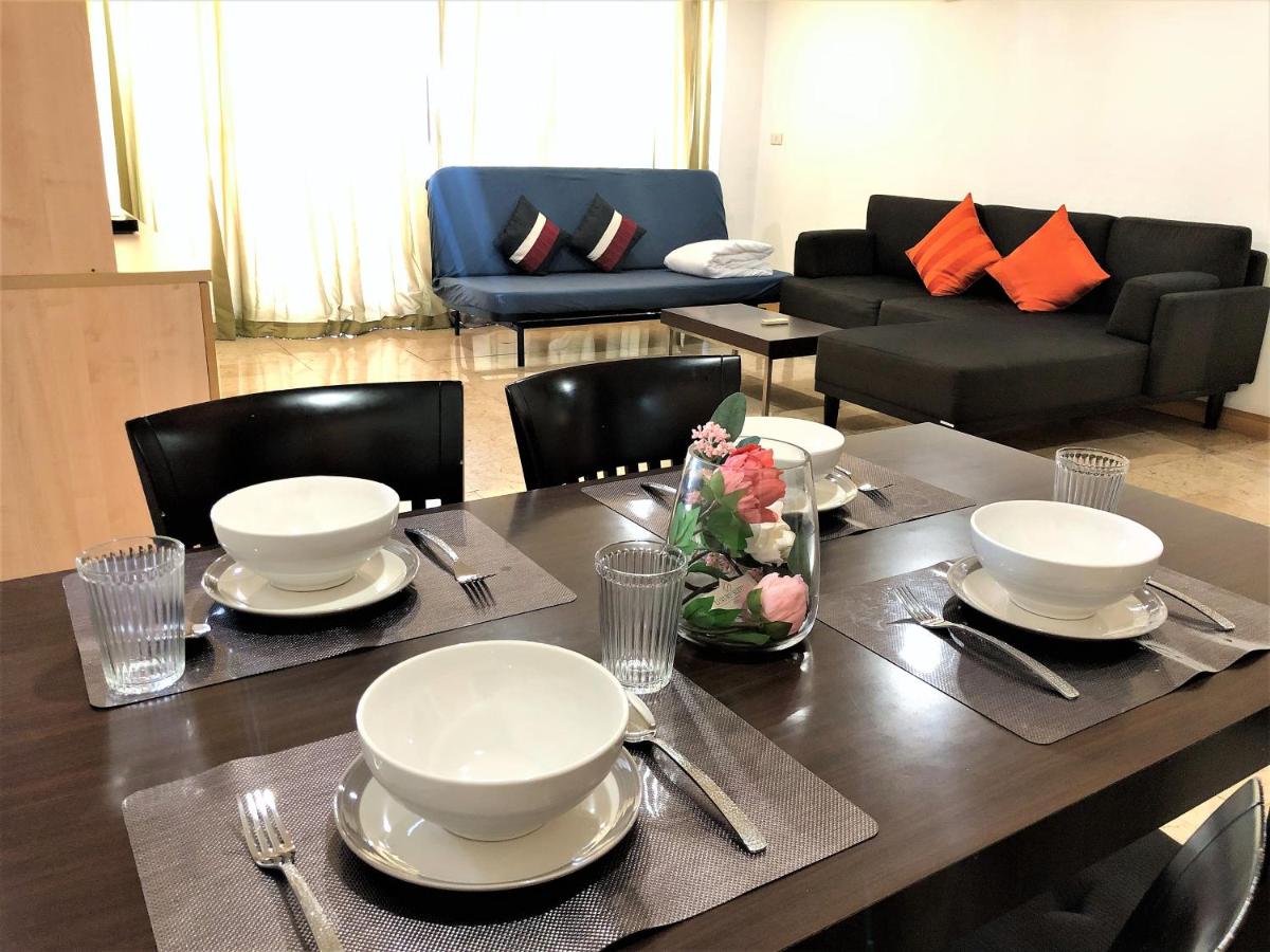 Twin Peaks Sukhumvit Suites