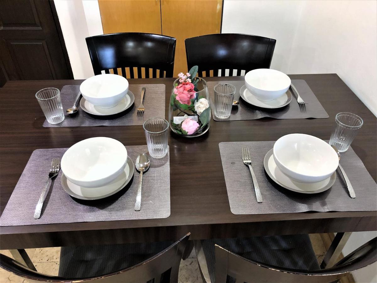 Twin Peaks Sukhumvit Suites