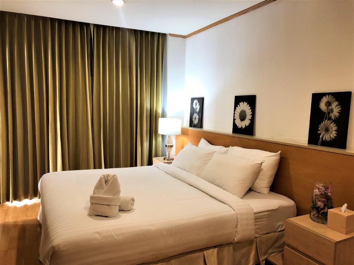 Twin Peaks Sukhumvit Suites