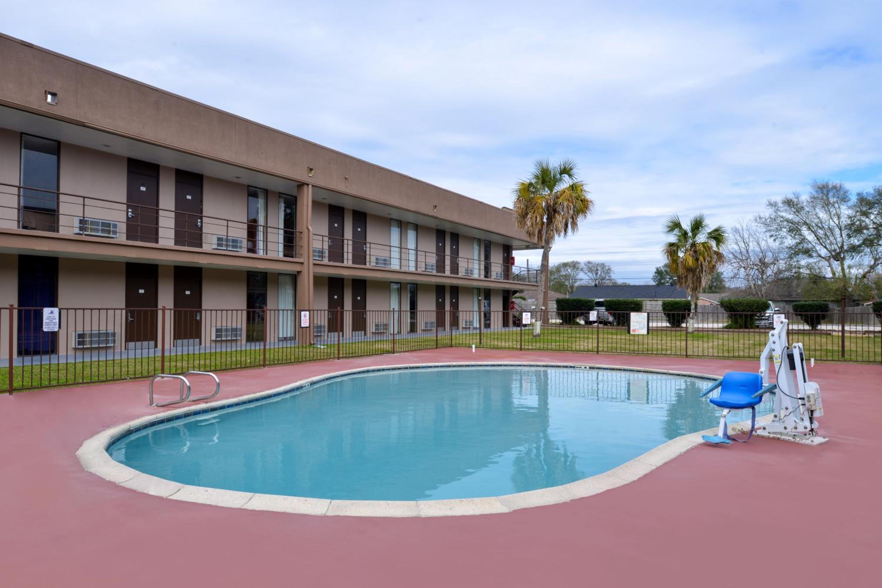 Airport Inn