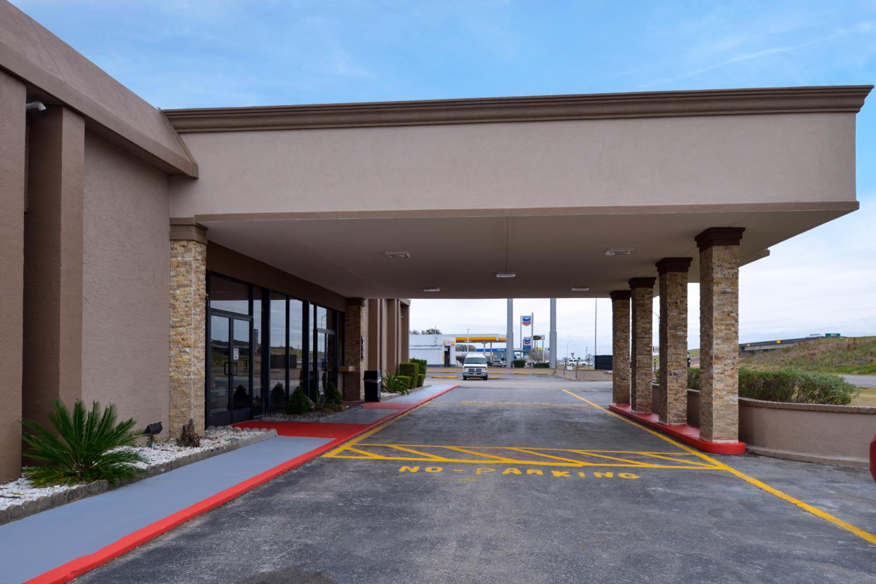 Airport Inn