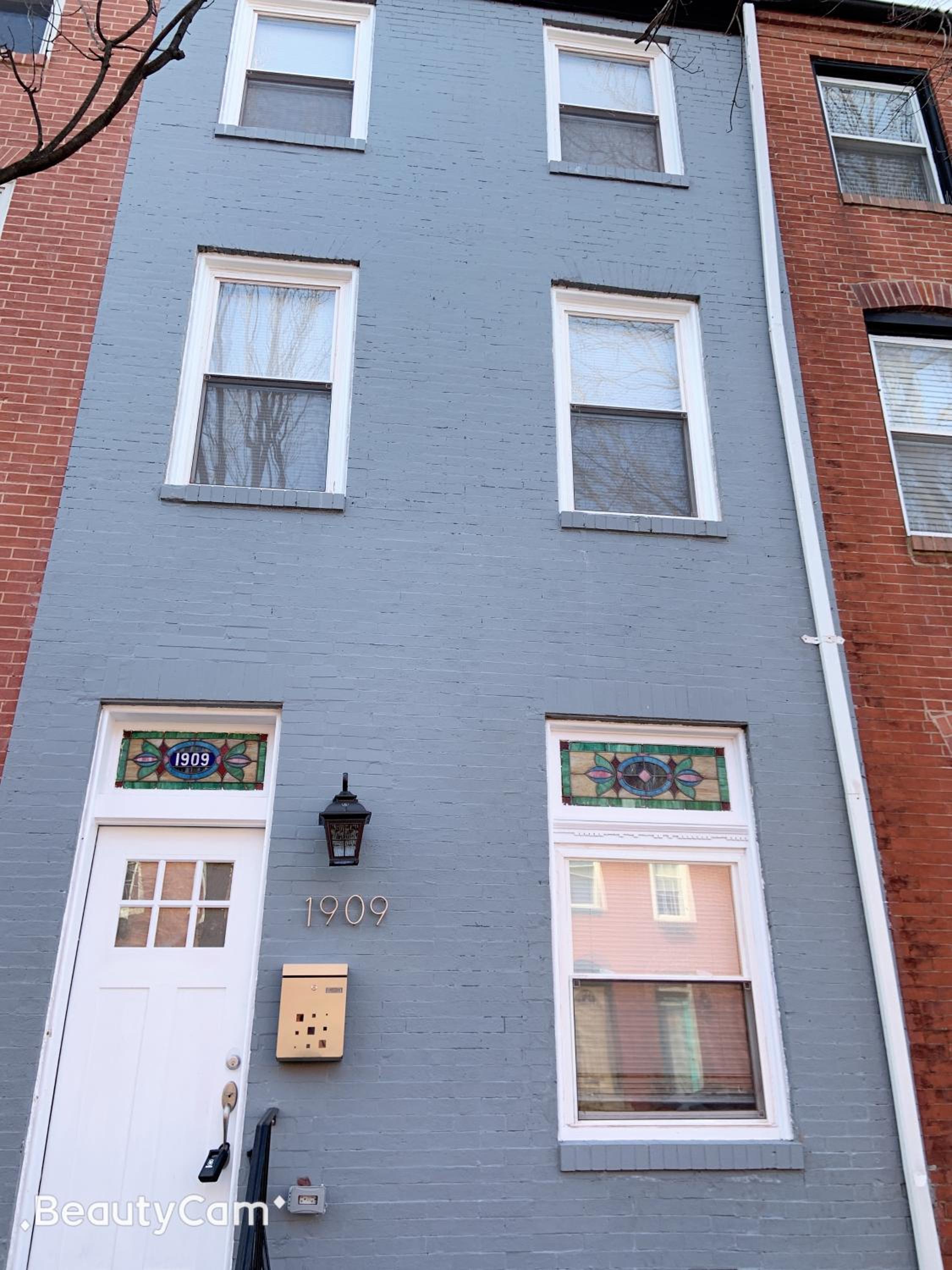 EN SUITE NEXT TO FELLS POINT - Property Image 16