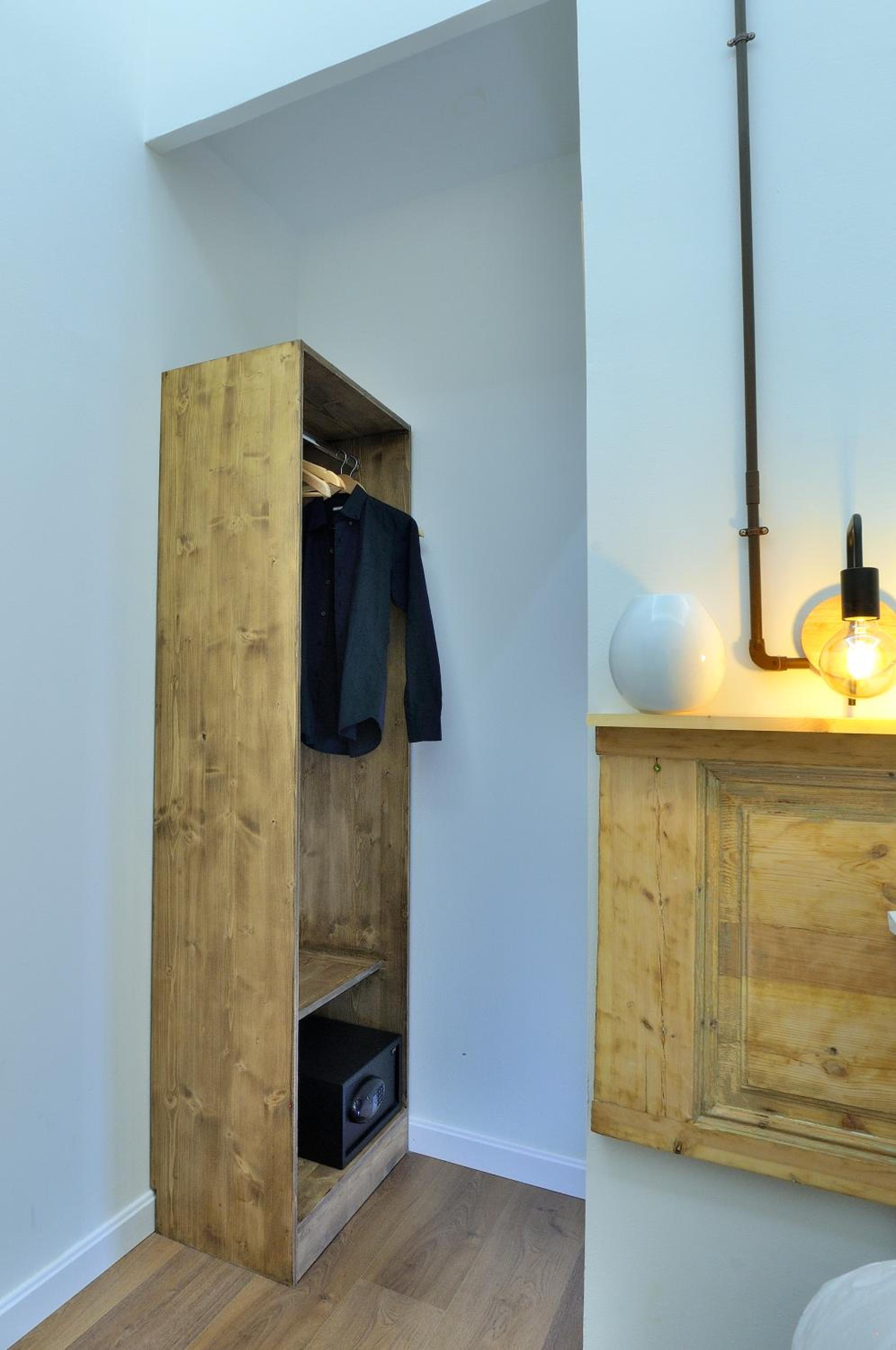 Hostal Girona