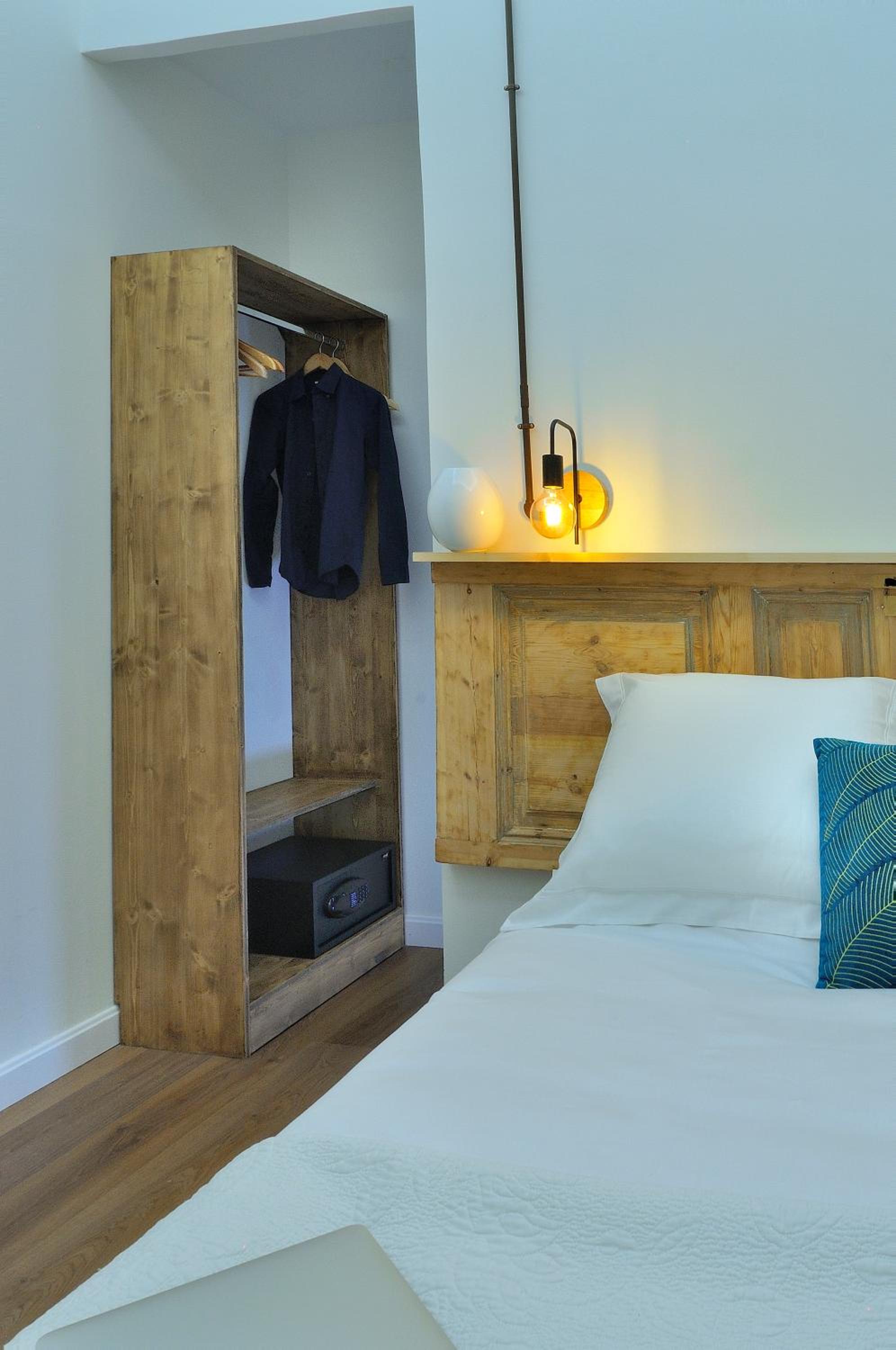 Hostal Girona