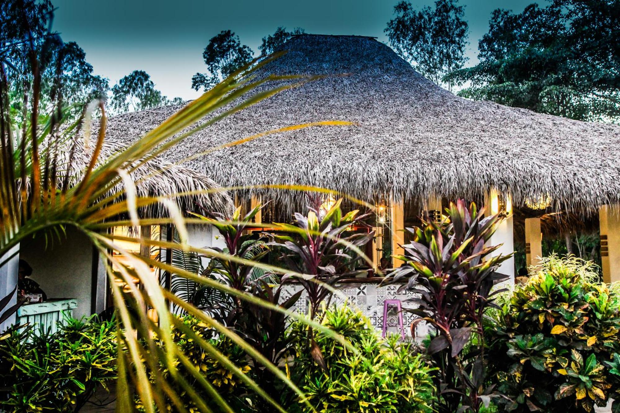 Las Dunas Surf Resort
