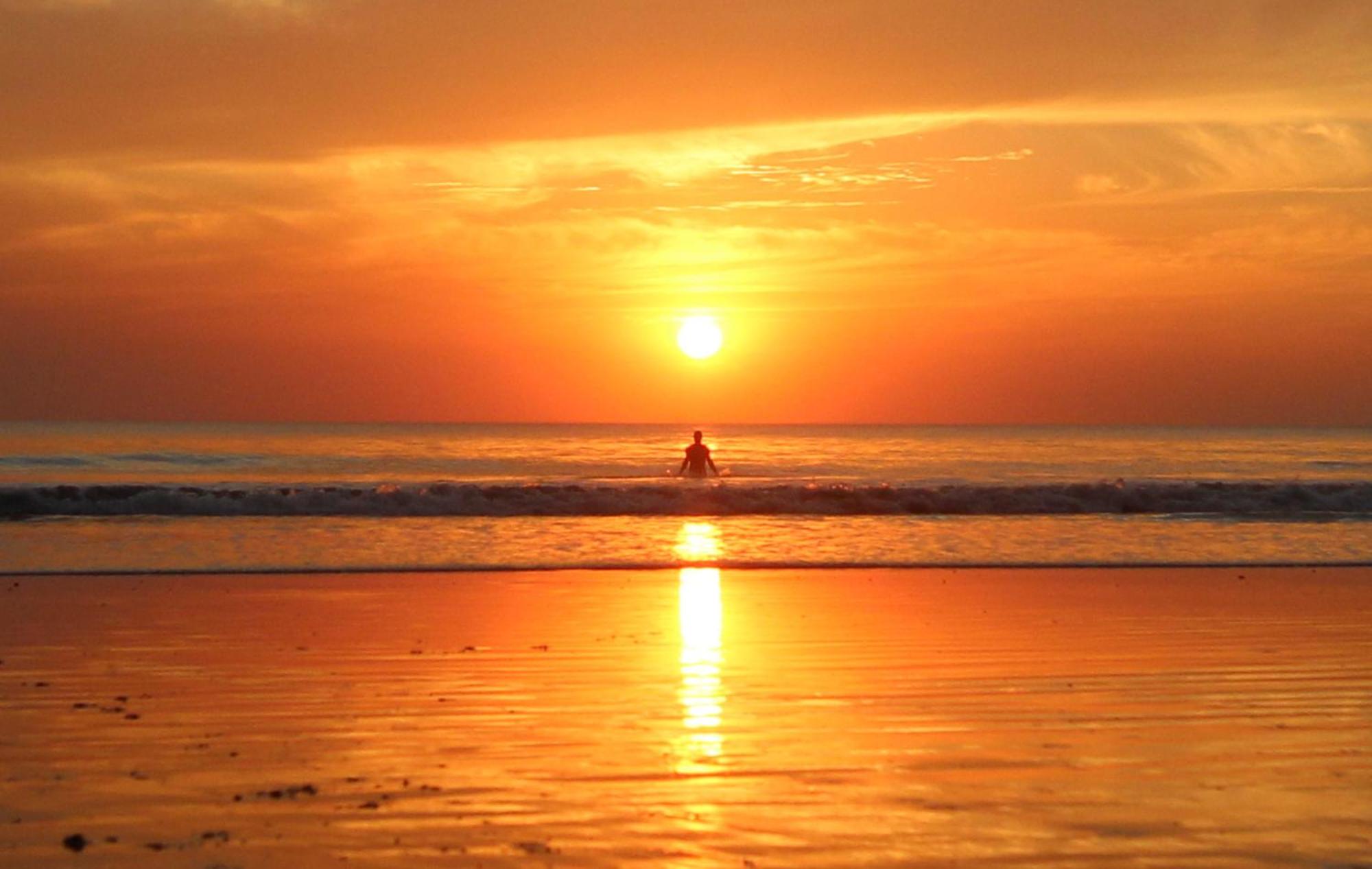 Las Dunas Surf Resort