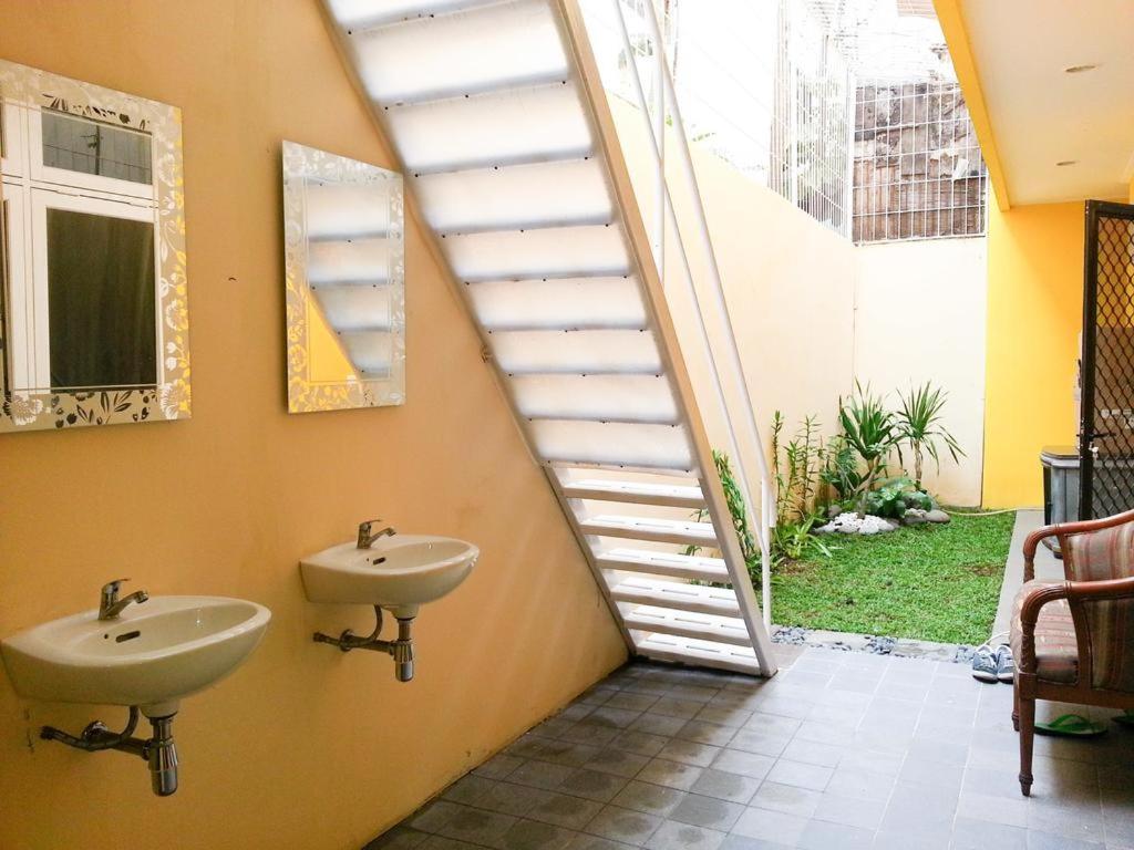 Cendana Mulia Hostel Bogor