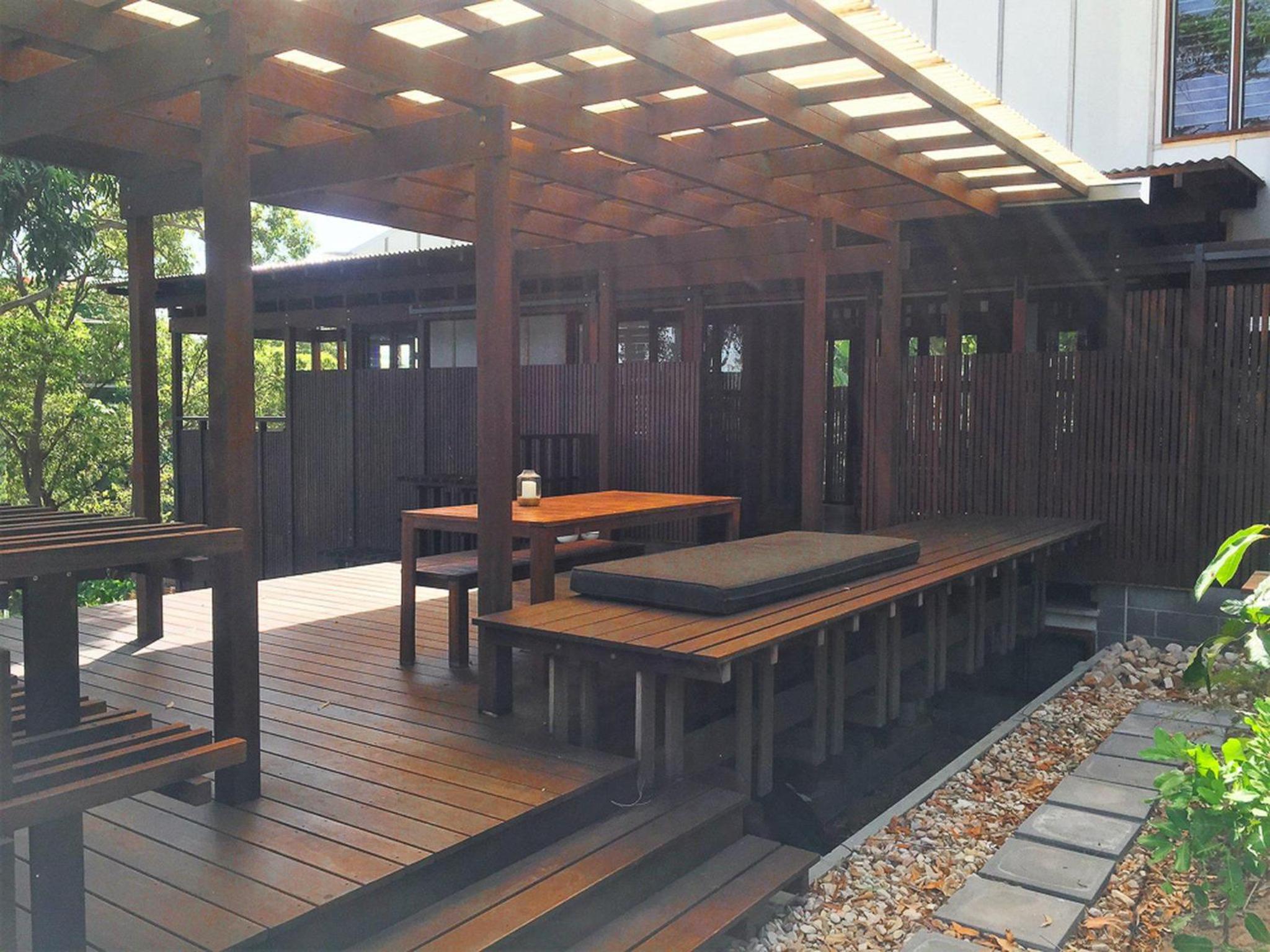 Moonshine Beach Shack by Discover Stradbroke