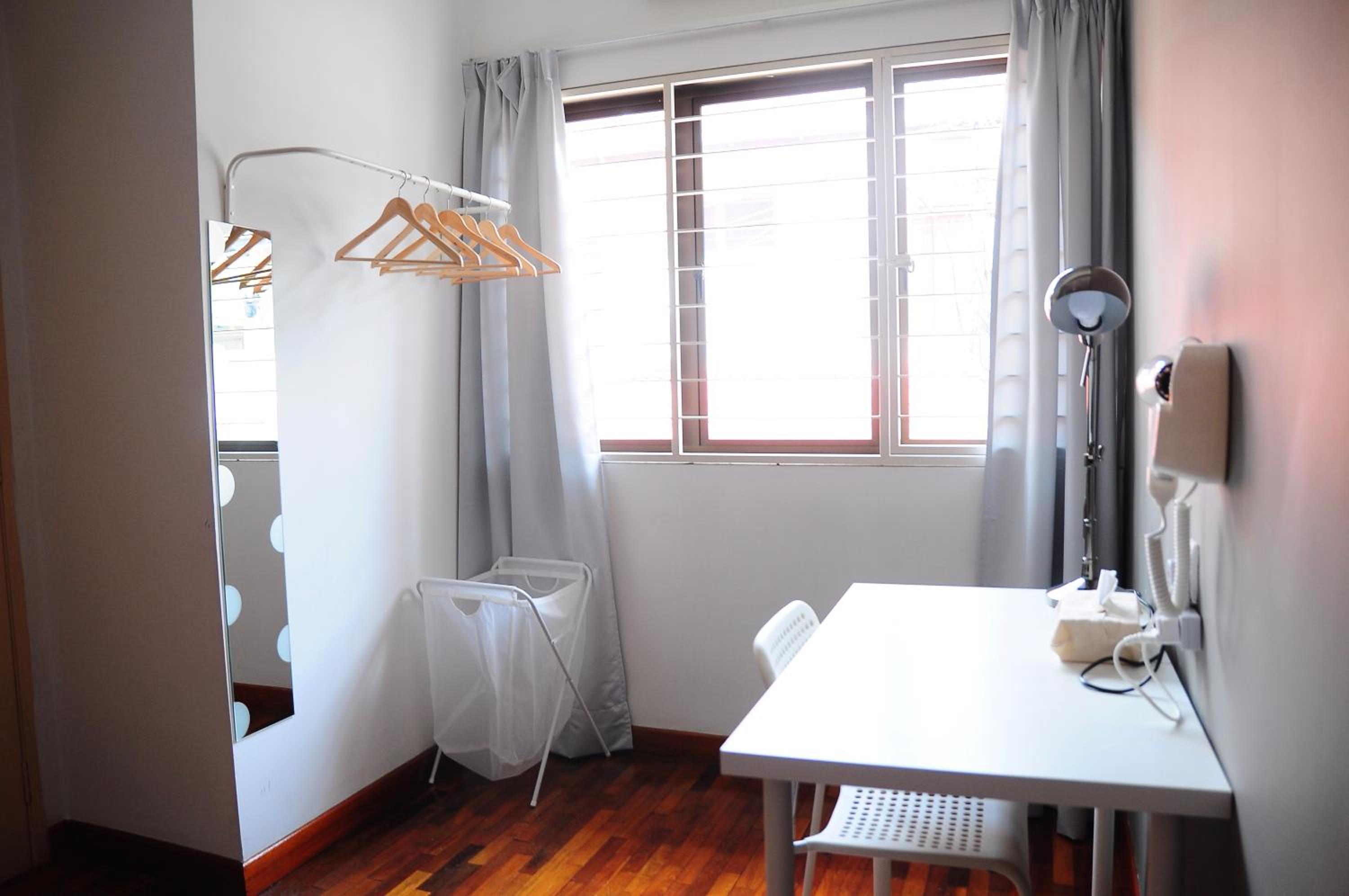 GRAYHAUS Guest House