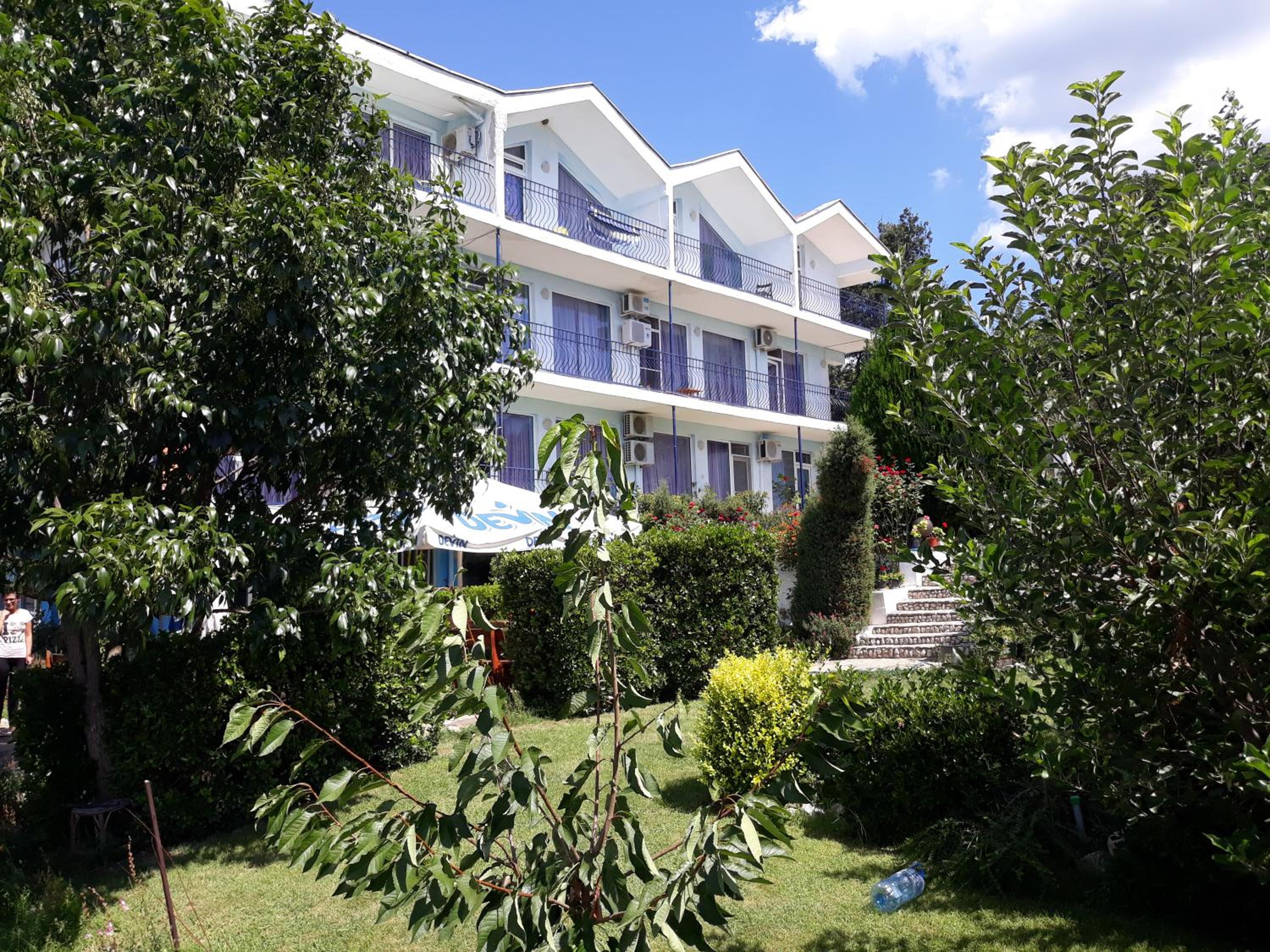 Photo 6