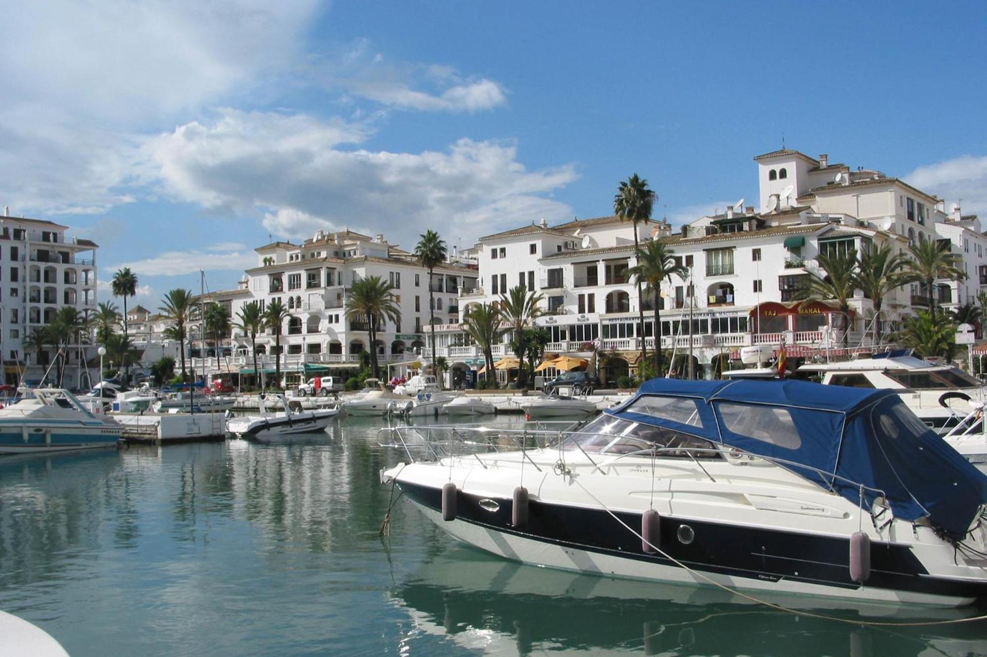 Marina Real 112 view 2