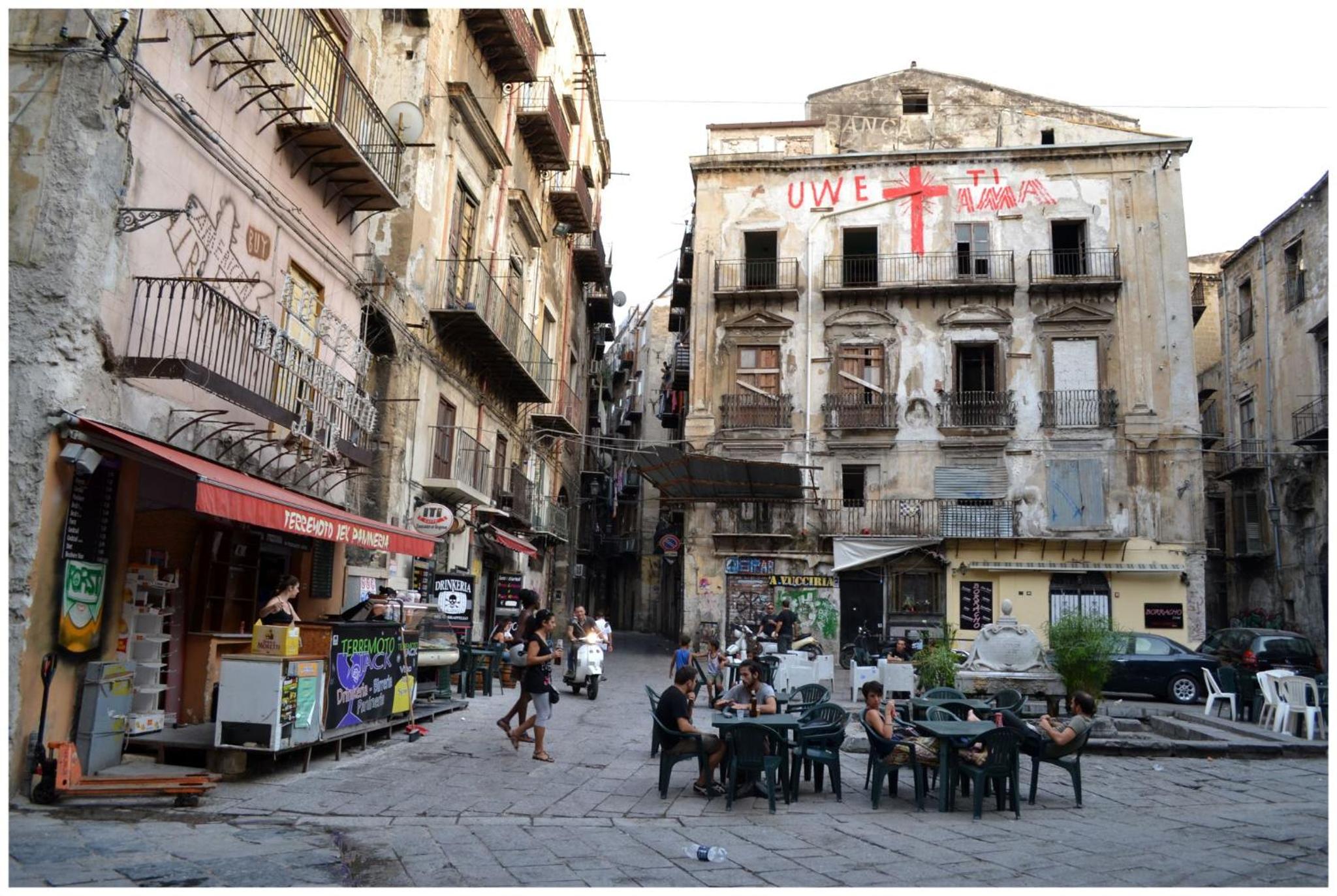 In the heart of Kalsa, a green and quiet terrace, Free Parking