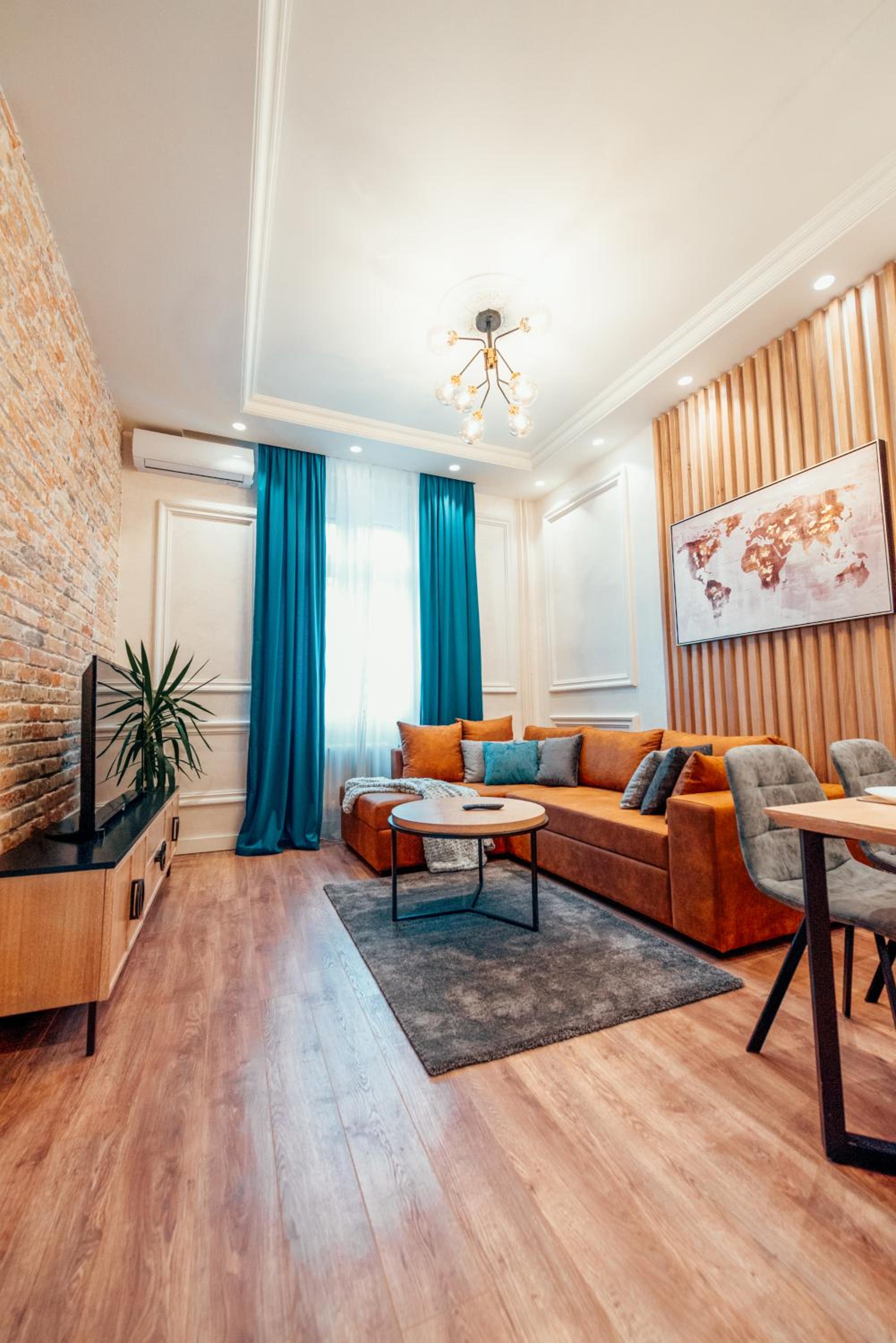 Miha Luxury Apartment Card Payment 2BR 50m from Main Square view 2
