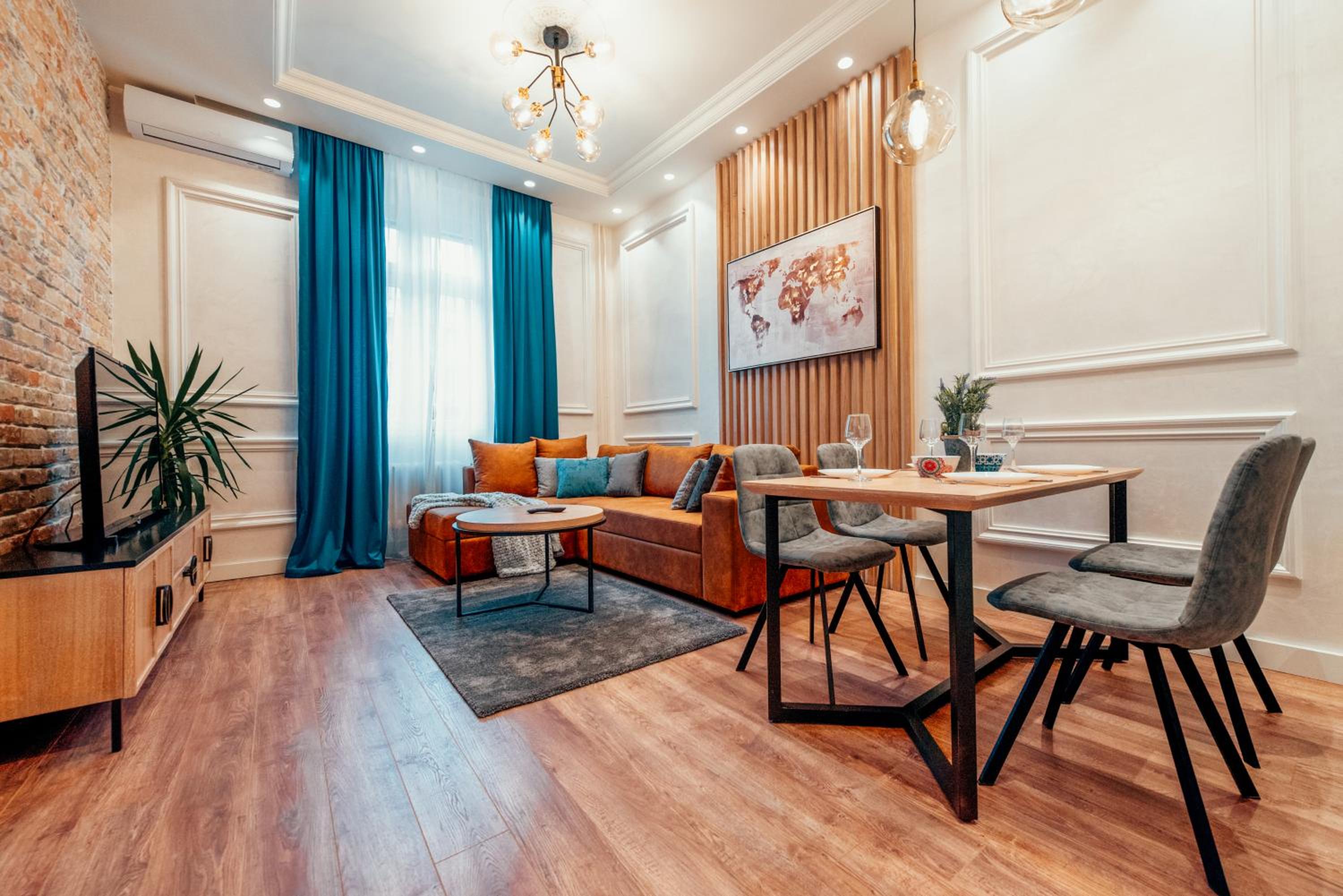 Miha Luxury Apartment Card Payment 2BR 50m from Main Square view 4