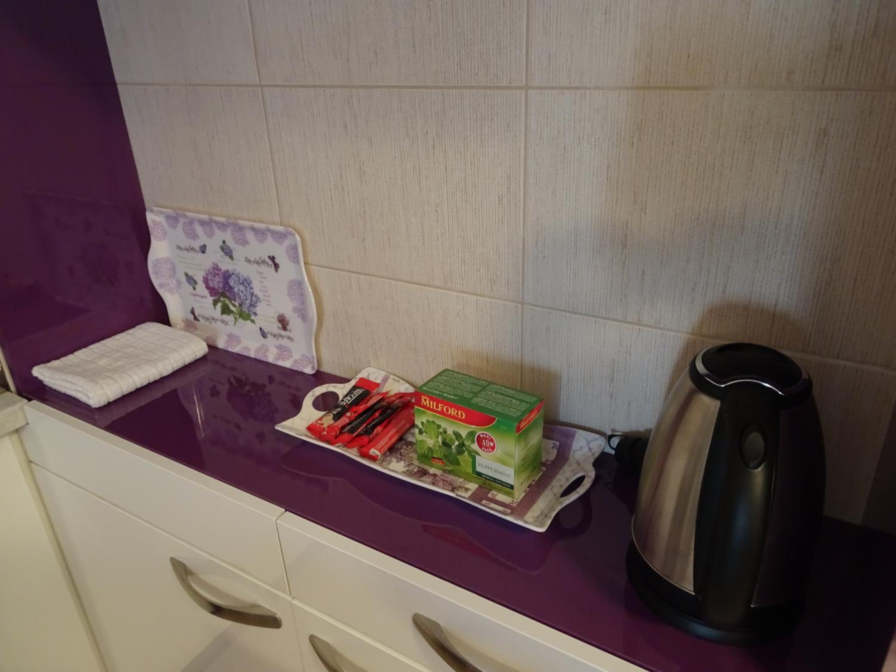 Quiet Apartment in City Center, Free Private Parking