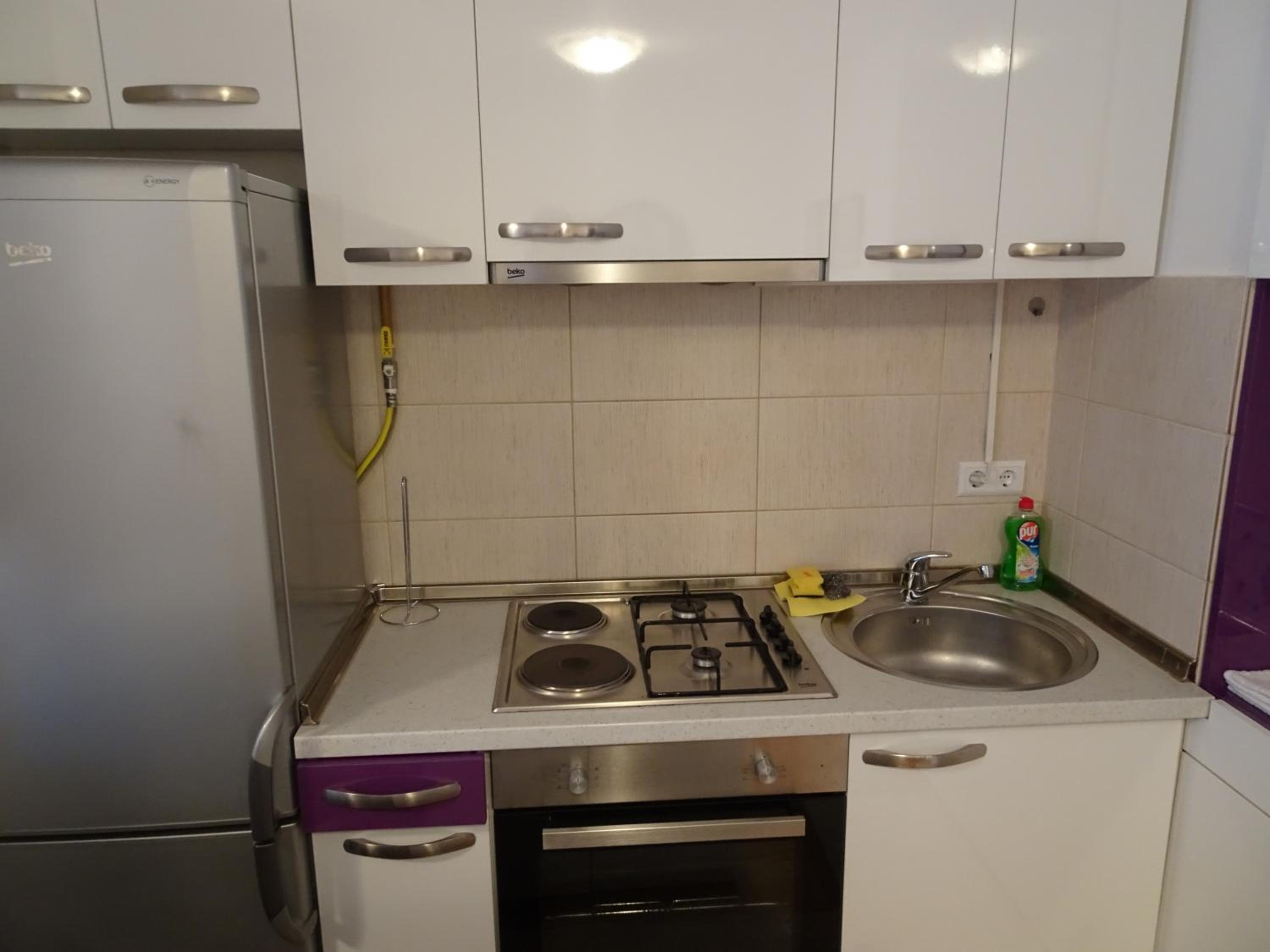 Quiet Apartment in City Center, Free Private Parking