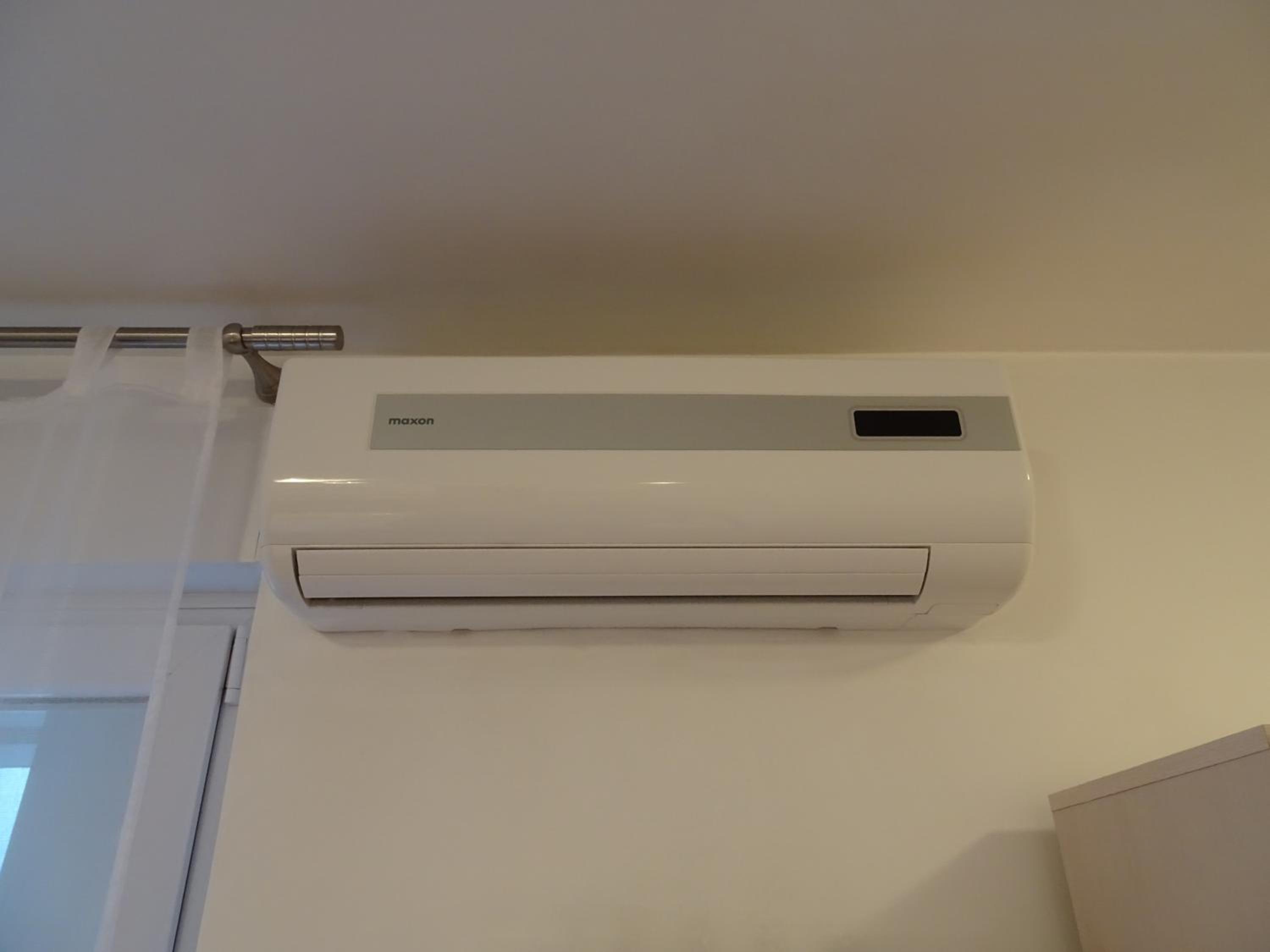 Quiet Apartment in City Center, Free Private Parking