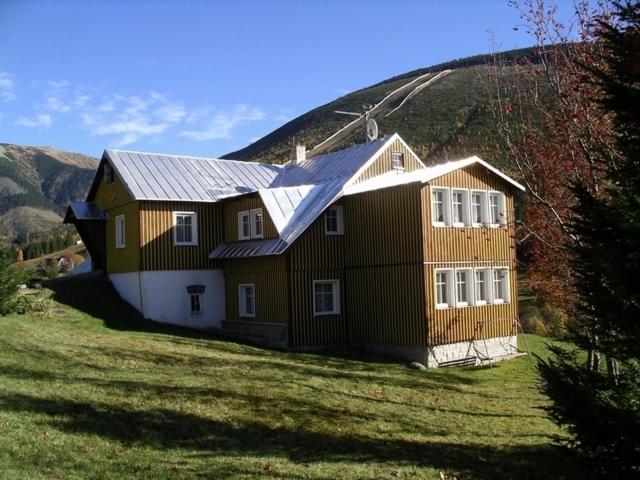 Pension 48