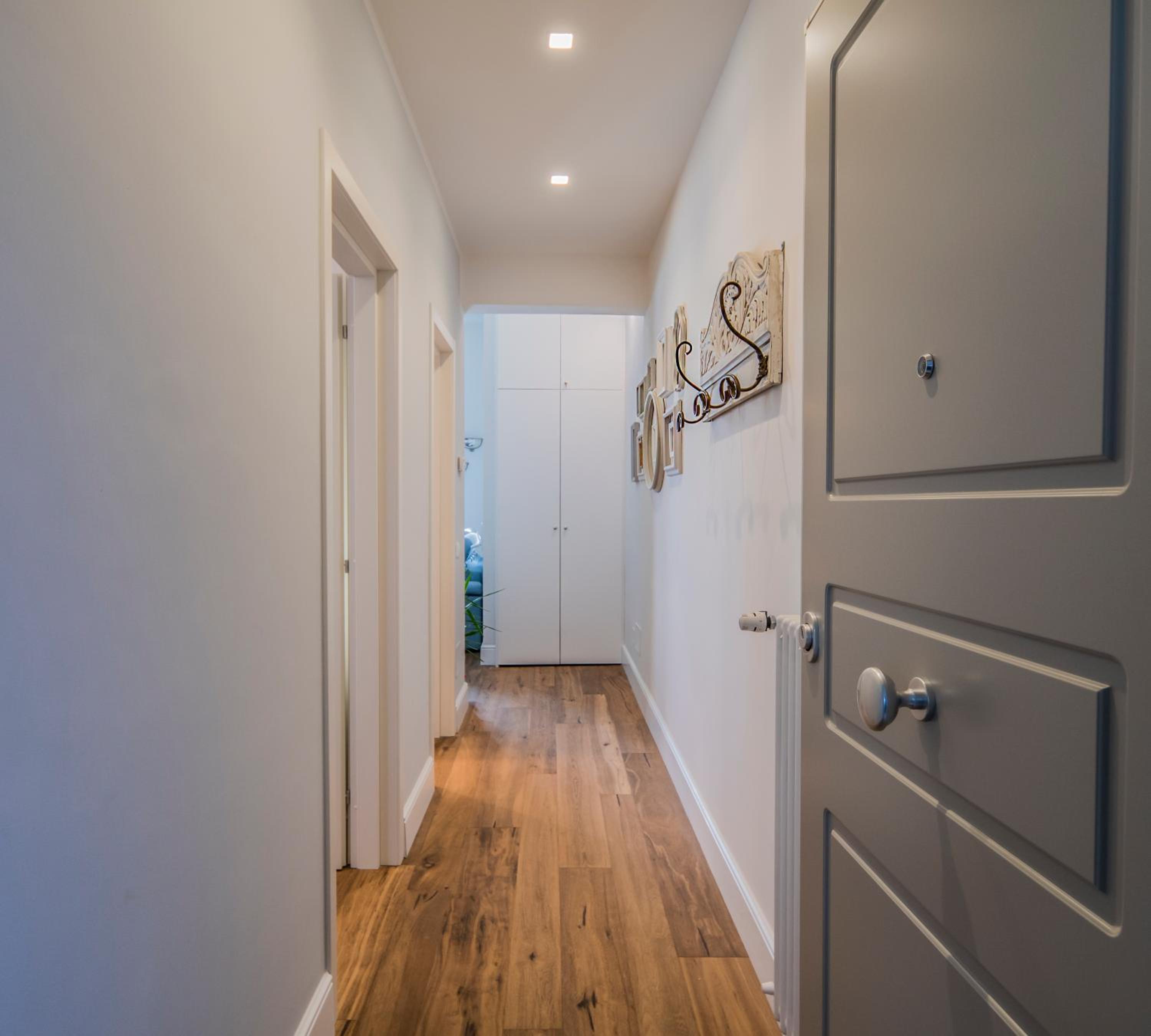 Oltrarno Lily Suite