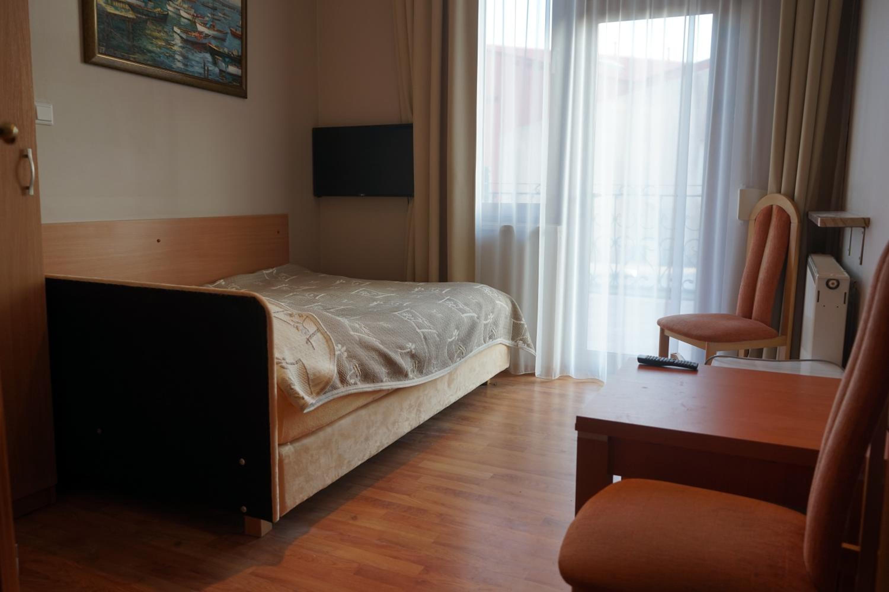 Photo 47