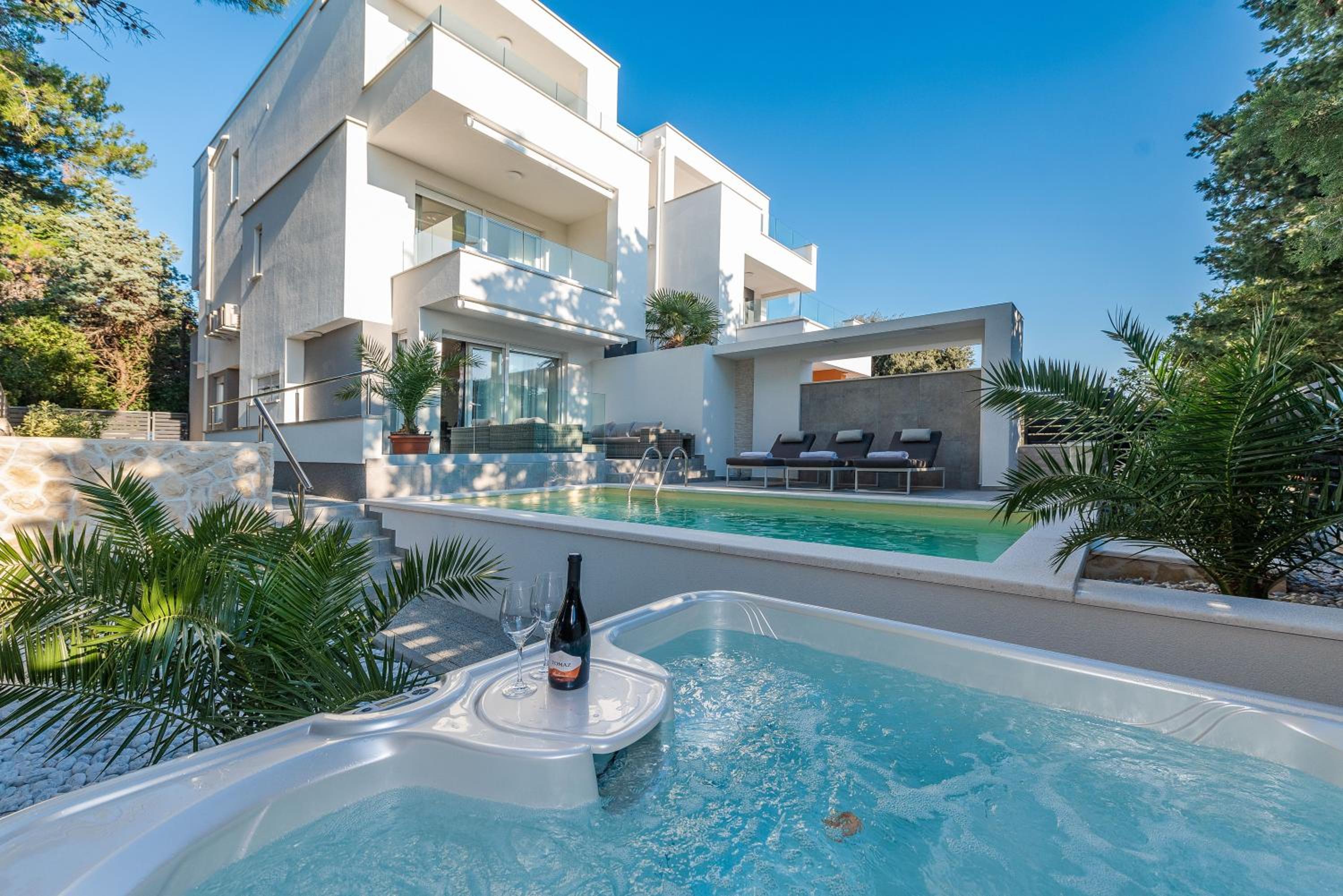 Luxury apartment SUNSET with private pool and jacuzzi photo 4