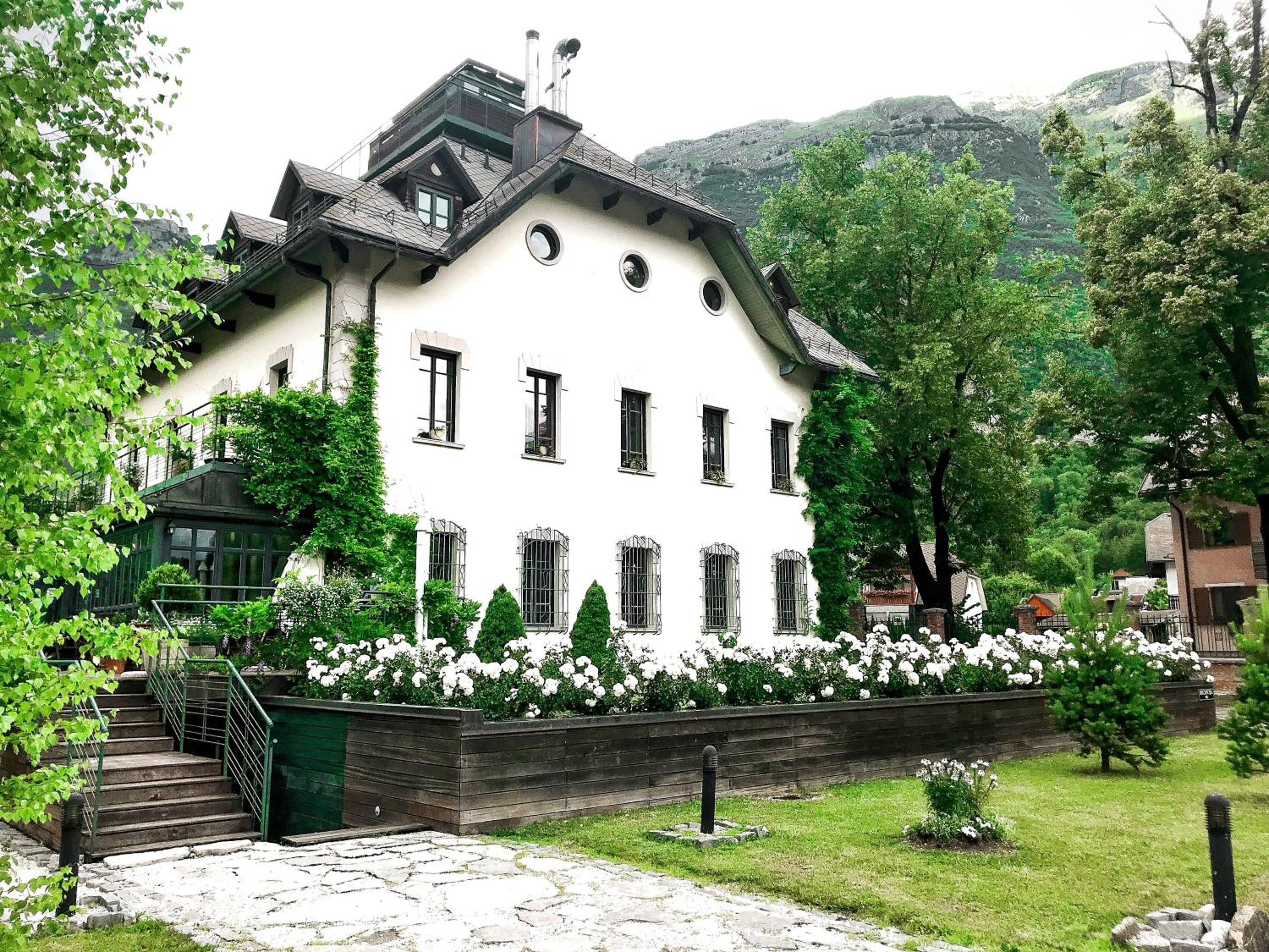 Hotel Boutique Hotel Dobra Vila Bovec - Image 1