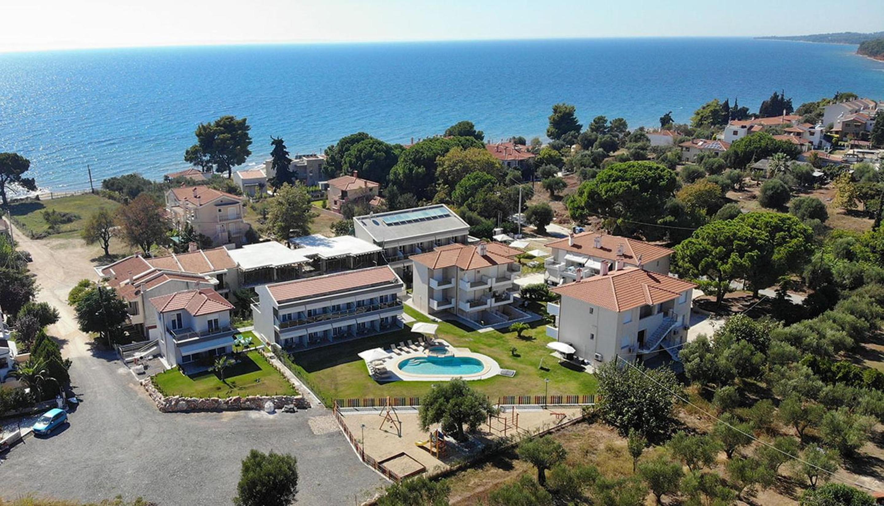 Hotel Finikas Garden Beach Resort Nikiti - Image 1