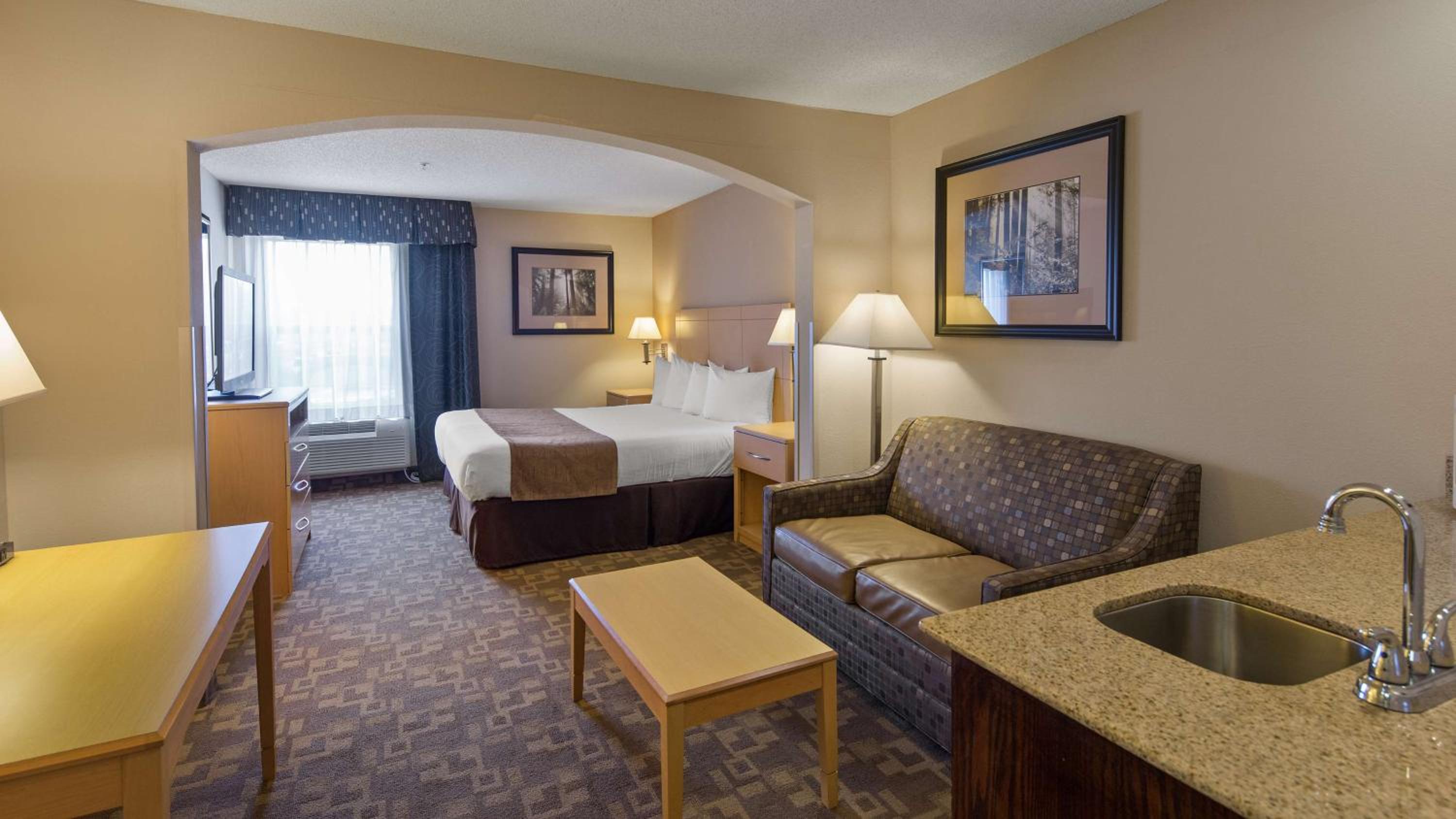 Roanoke Rapids Vacations - SureStay Plus Hotel by Best Western Roanoke Rapids I-95 - Property Image 35